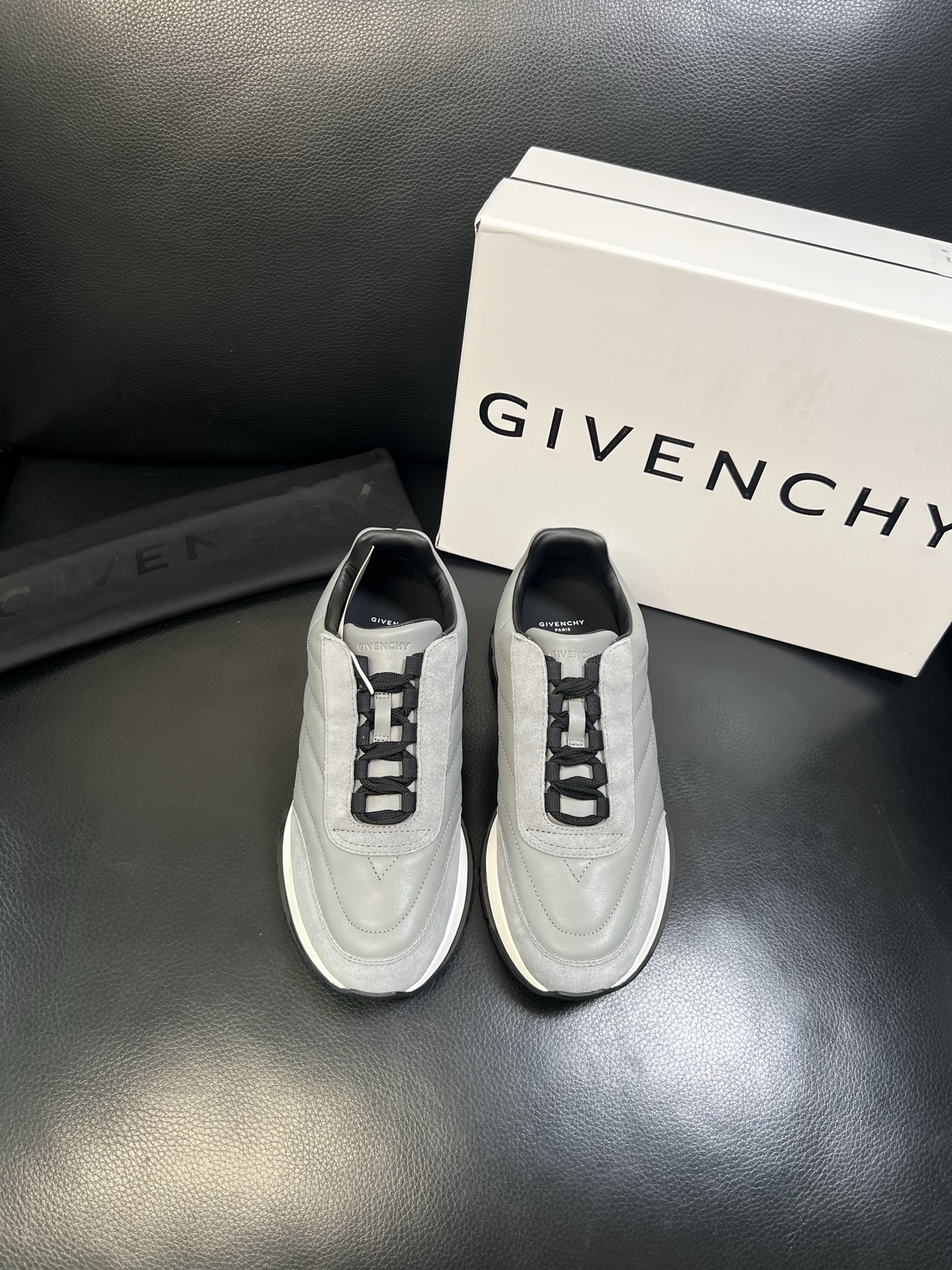 Givenchy 高品质 顶级工艺品 纪梵希 专柜同步原厂配置，意大利进口牛皮搭配网布面料，全鞋配件私模