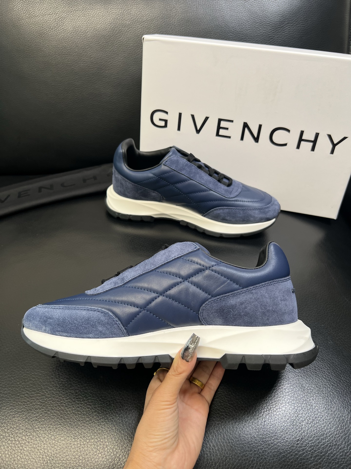 Givenchy 高品质 顶级工艺品 纪梵希 专柜同步原厂配置，意大利进口牛皮搭配网布面料，全鞋配件私模