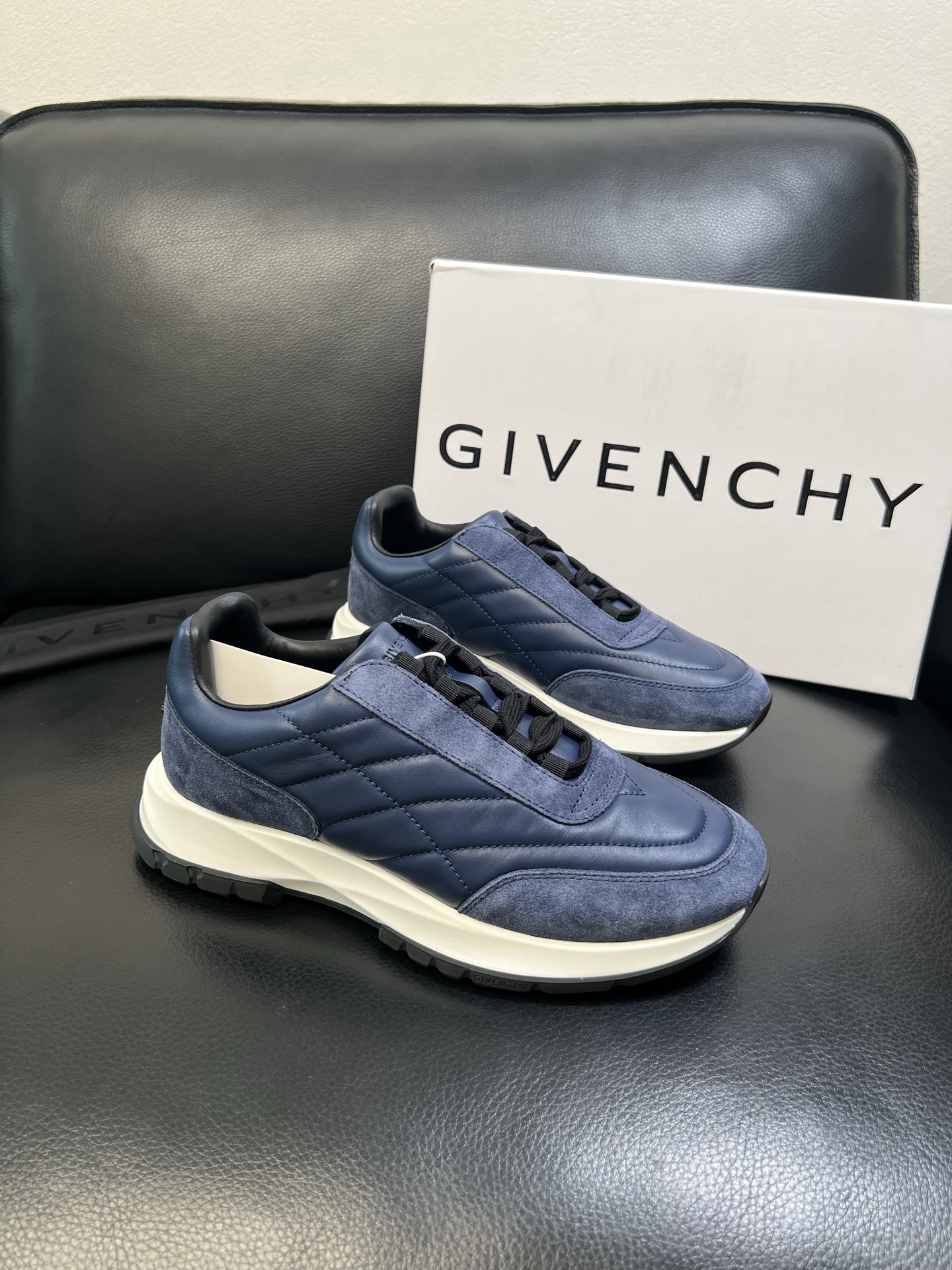 Givenchy 高品质 顶级工艺品 纪梵希 专柜同步原厂配置，意大利进口牛皮搭配网布面料，全鞋配件私模