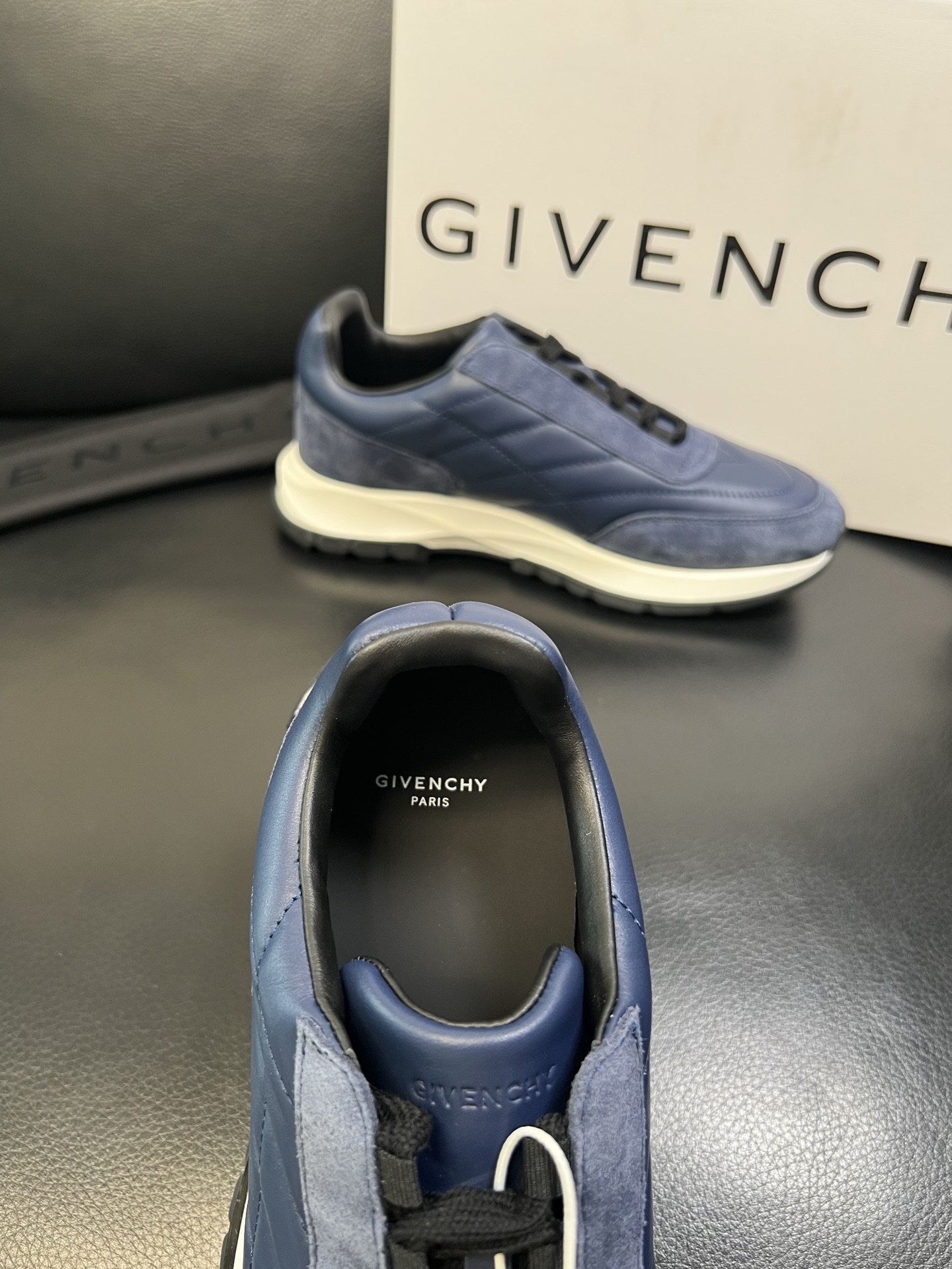 Givenchy 高品质 顶级工艺品 纪梵希 专柜同步原厂配置，意大利进口牛皮搭配网布面料，全鞋配件私模