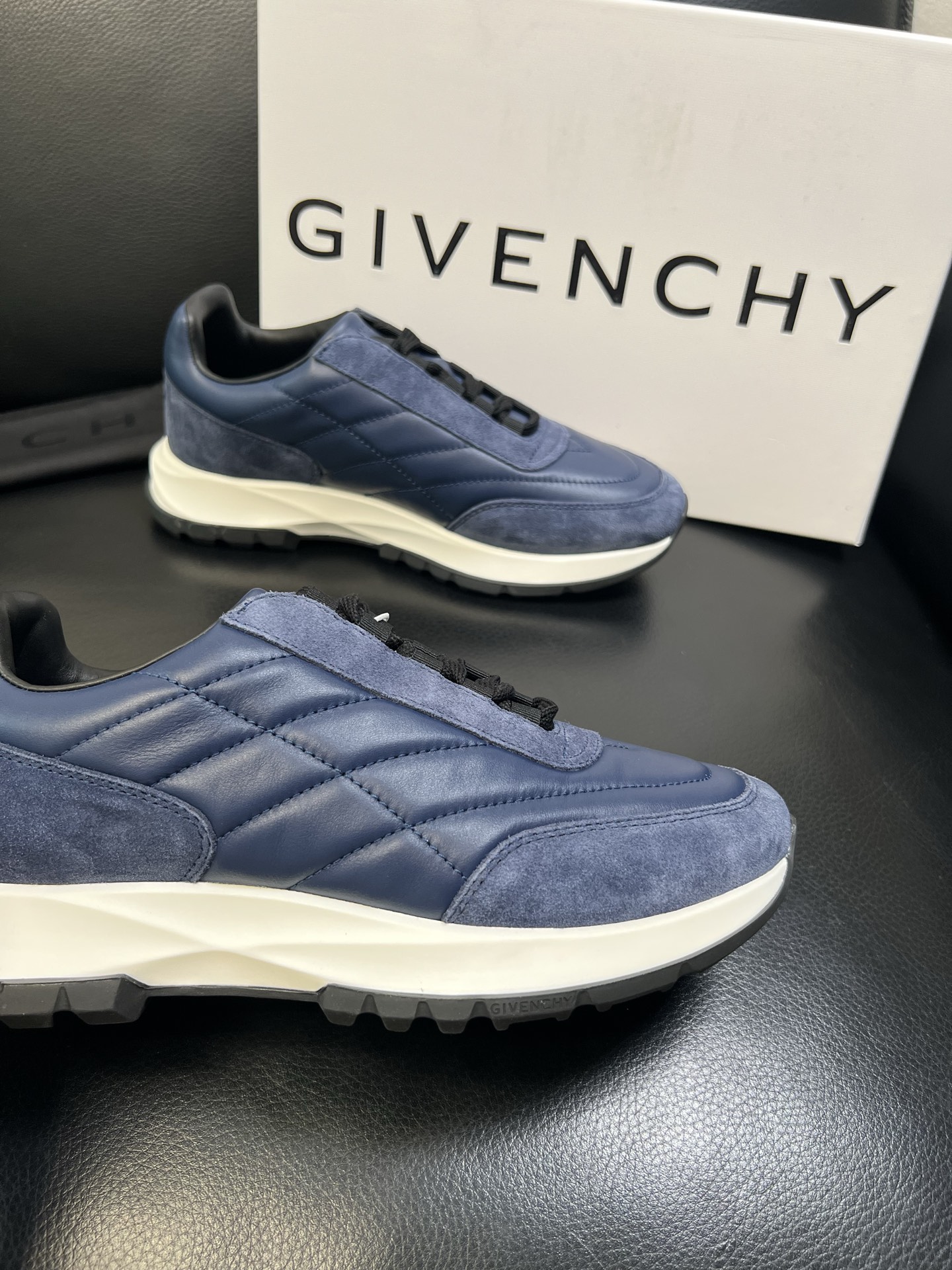 Givenchy 高品质 顶级工艺品 纪梵希 专柜同步原厂配置，意大利进口牛皮搭配网布面料，全鞋配件私模