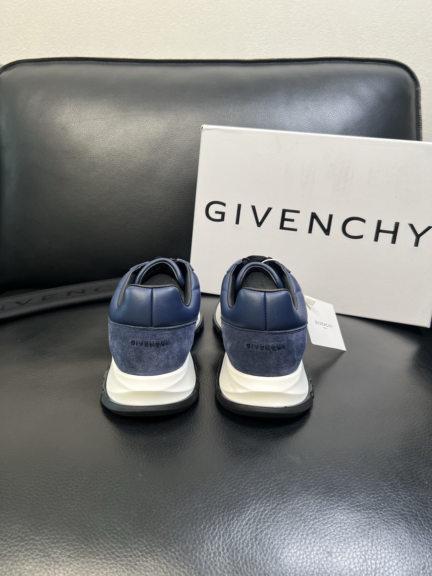 Givenchy 高品质 顶级工艺品 纪梵希 专柜同步原厂配置，意大利进口牛皮搭配网布面料，全鞋配件私模