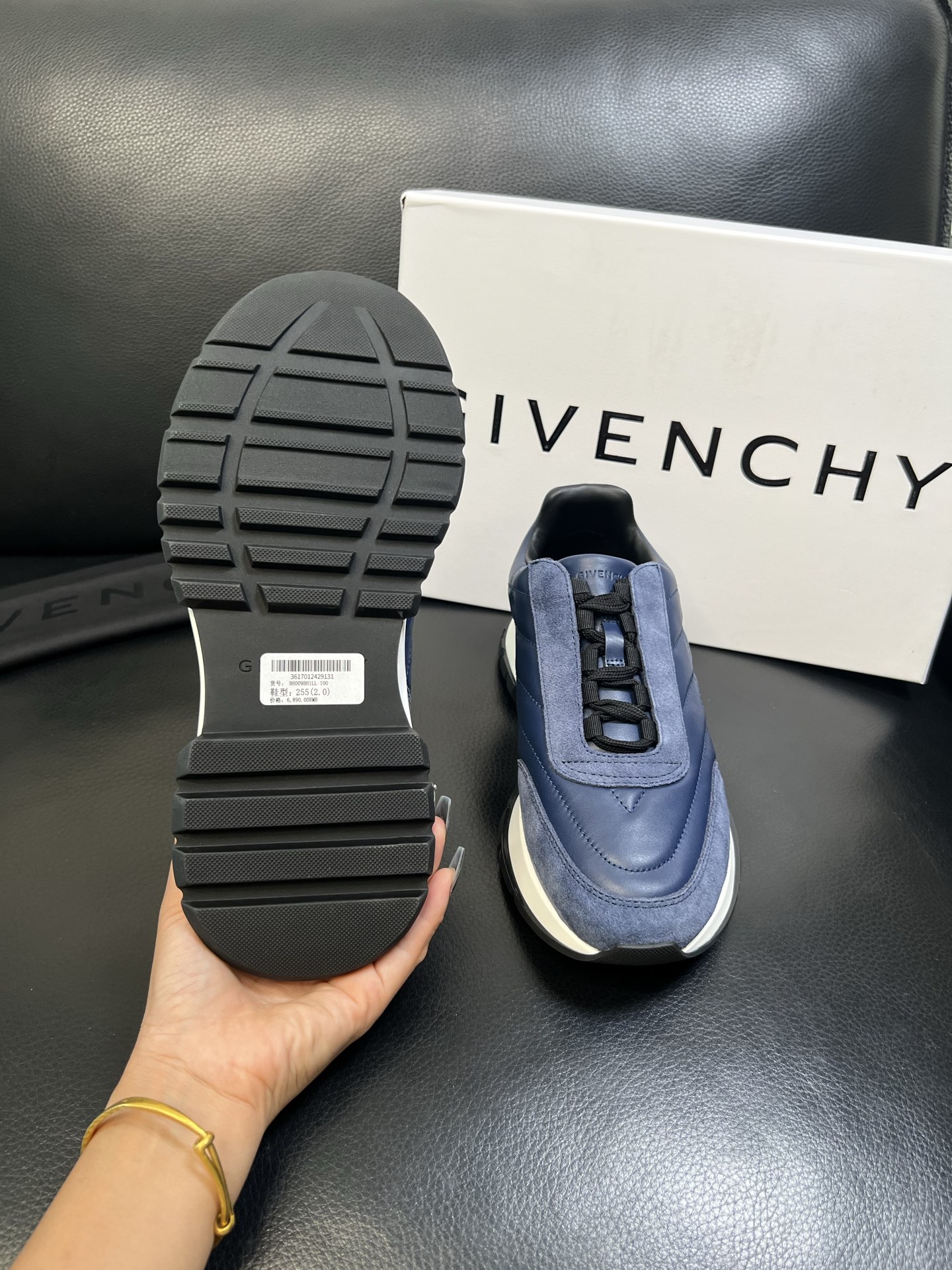 Givenchy 高品质 顶级工艺品 纪梵希 专柜同步原厂配置，意大利进口牛皮搭配网布面料，全鞋配件私模
