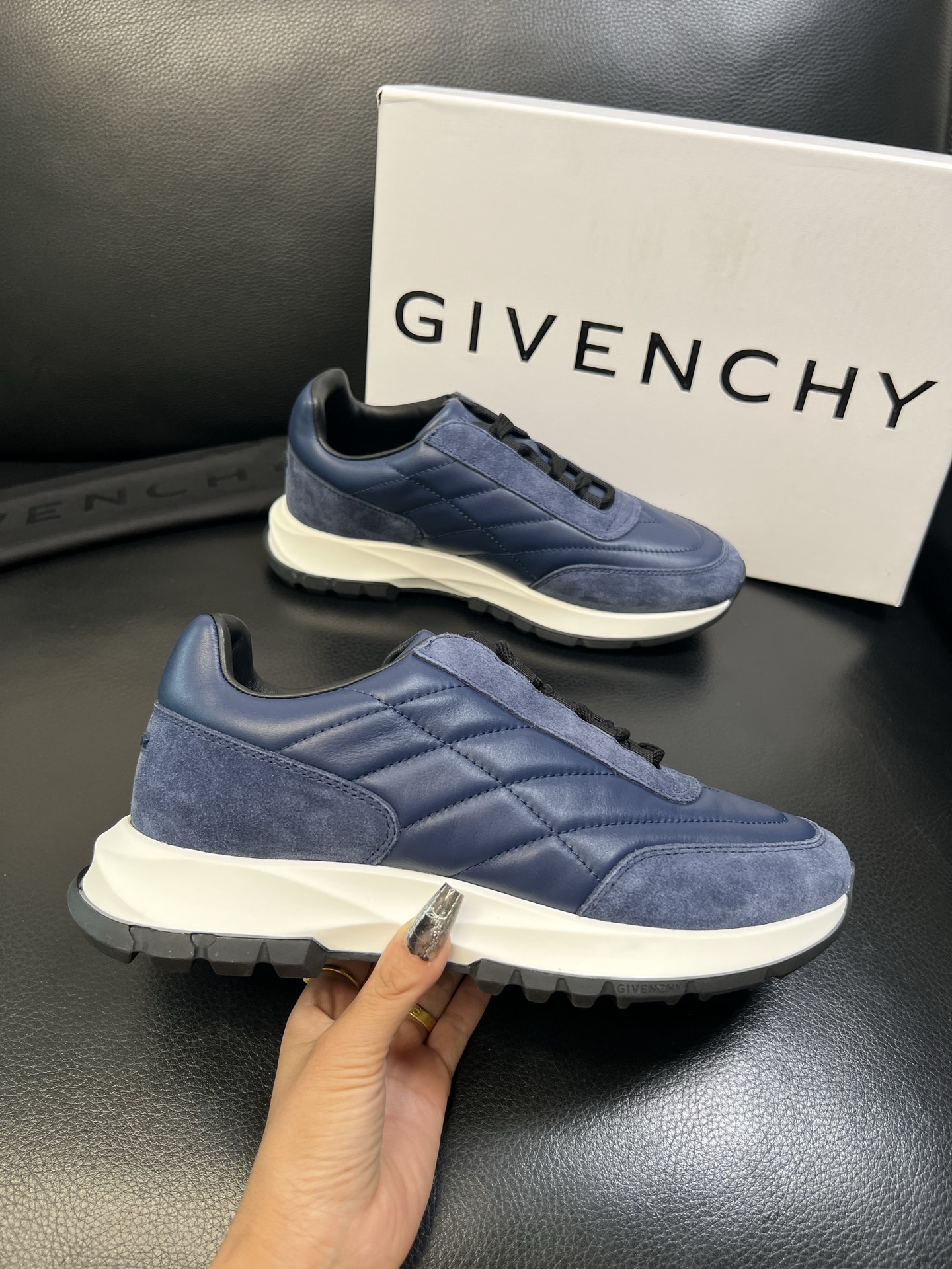 Givenchy 高品质 顶级工艺品 纪梵希 专柜同步原厂配置，意大利进口牛皮搭配网布面料，全鞋配件私模