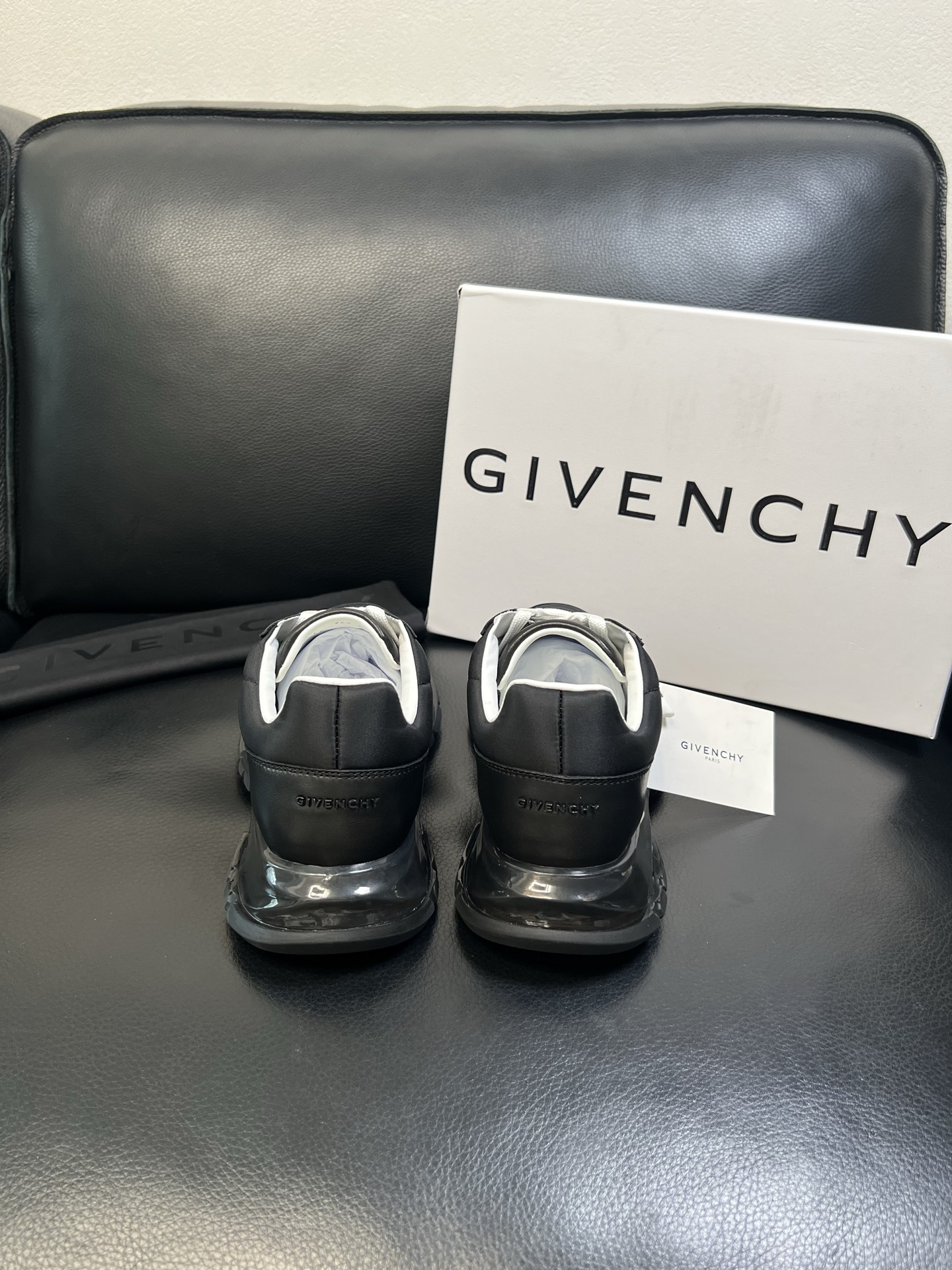 Givenchy 高品质 顶级工艺品 纪梵希 专柜同步原厂配置，意大利进口牛皮搭配网布面料，全鞋配件私模