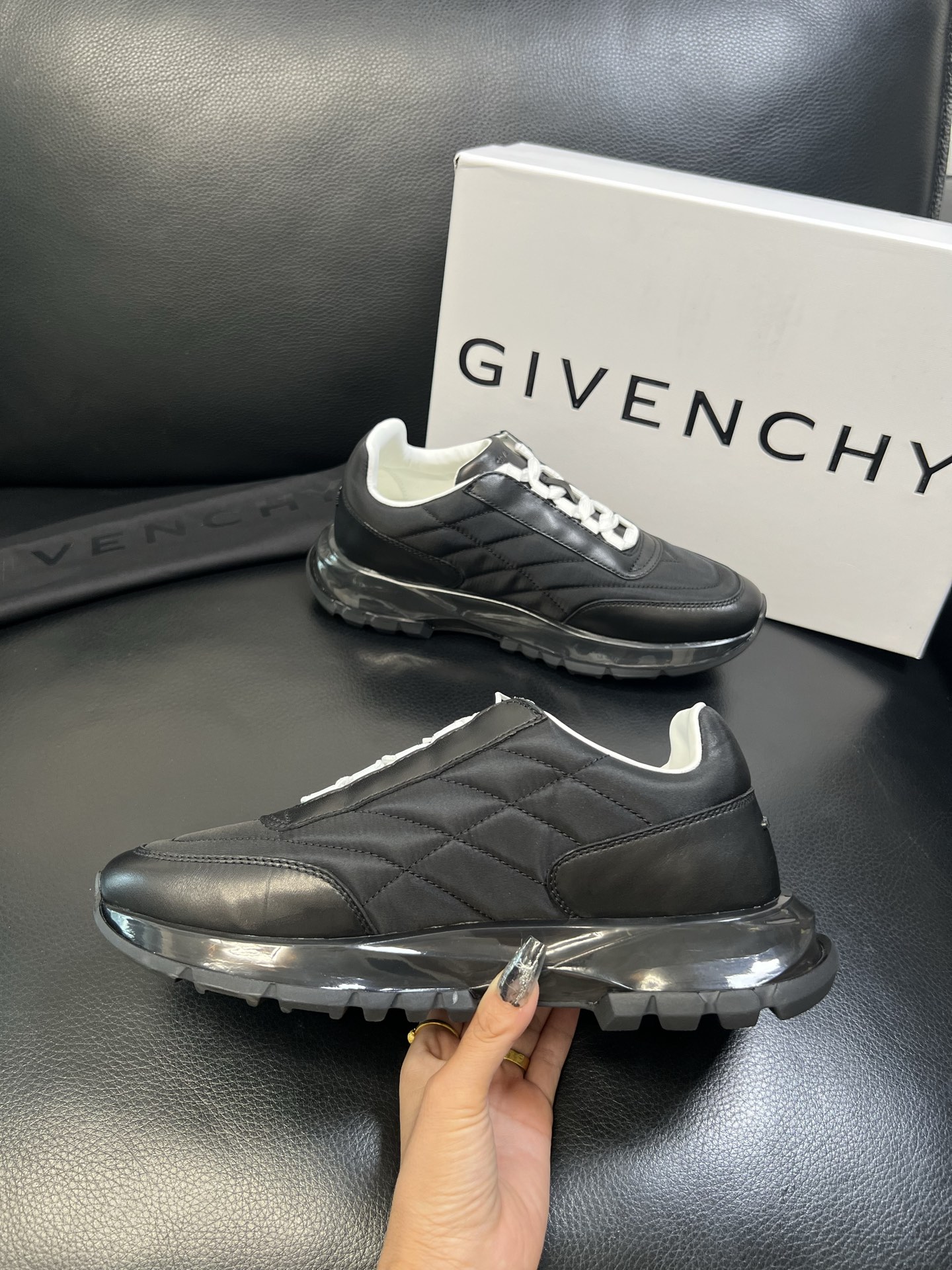 Givenchy 高品质 顶级工艺品 纪梵希 专柜同步原厂配置，意大利进口牛皮搭配网布面料，全鞋配件私模