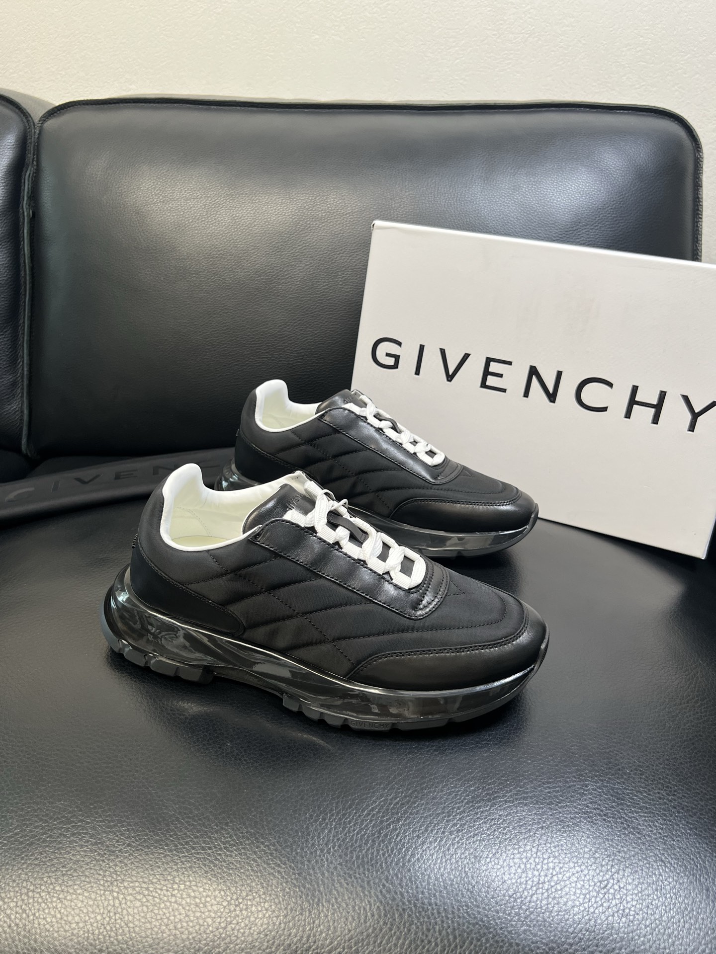 Givenchy 高品质 顶级工艺品 纪梵希 专柜同步原厂配置，意大利进口牛皮搭配网布面料，全鞋配件私模