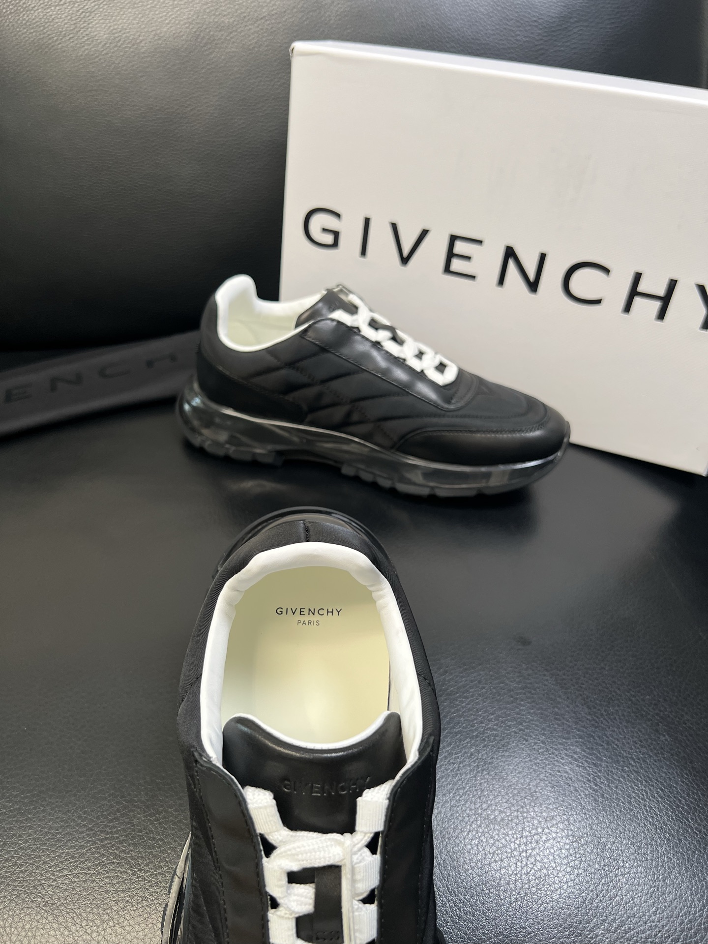Givenchy 高品质 顶级工艺品 纪梵希 专柜同步原厂配置，意大利进口牛皮搭配网布面料，全鞋配件私模
