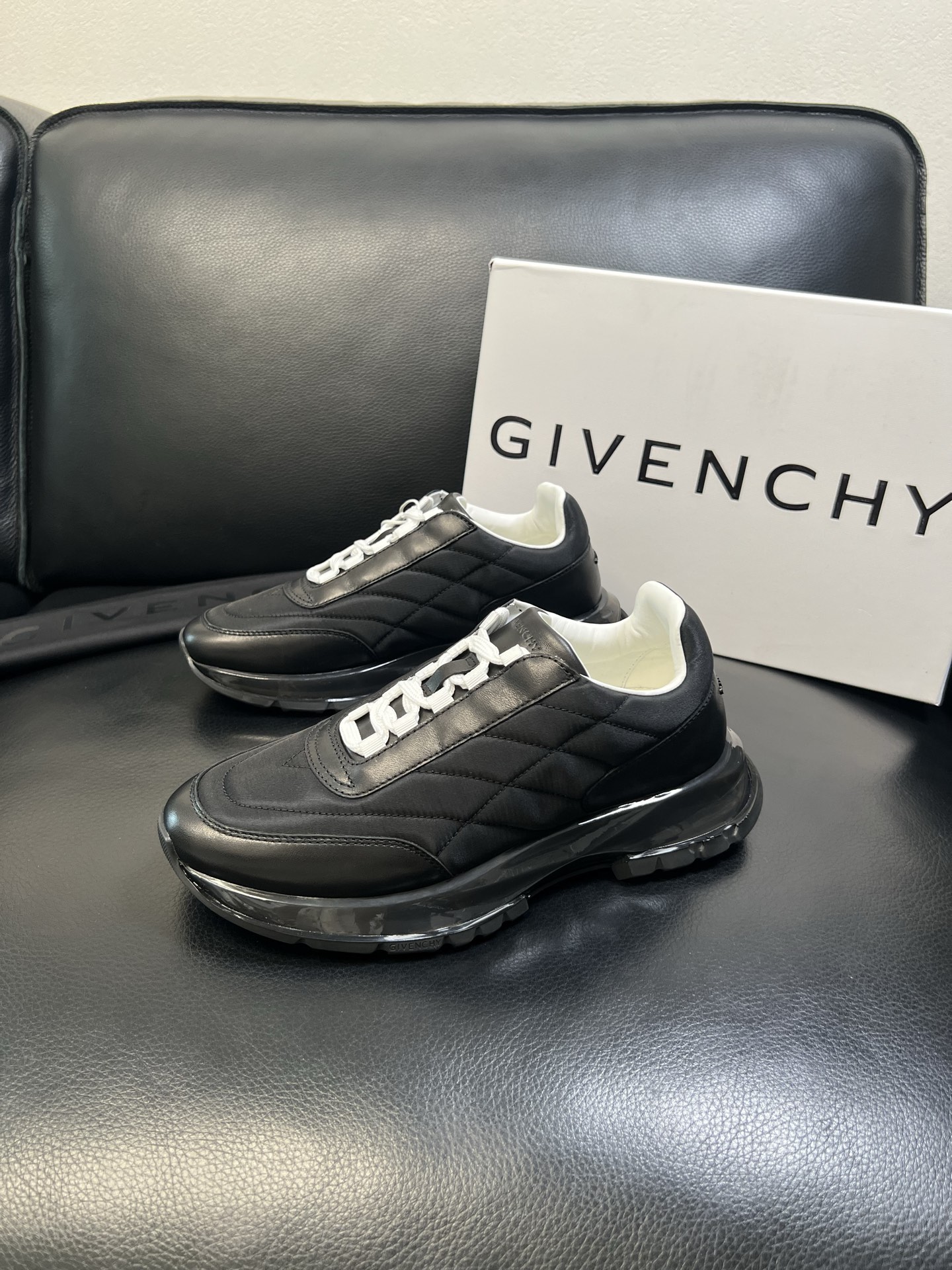Givenchy 高品质 顶级工艺品 纪梵希 专柜同步原厂配置，意大利进口牛皮搭配网布面料，全鞋配件私模