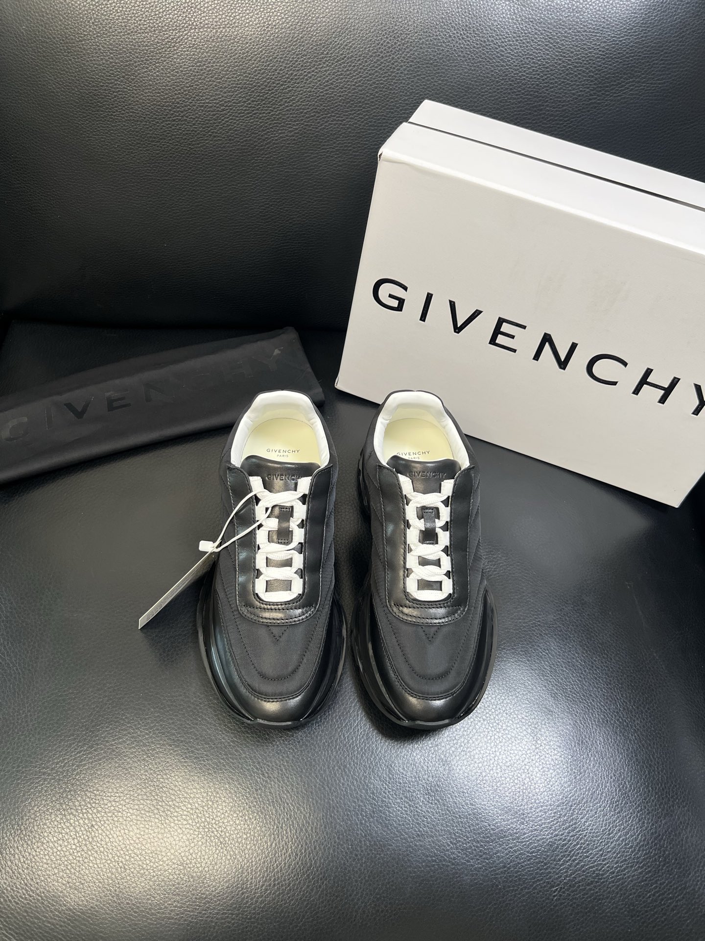 Givenchy 高品质 顶级工艺品 纪梵希 专柜同步原厂配置，意大利进口牛皮搭配网布面料，全鞋配件私模