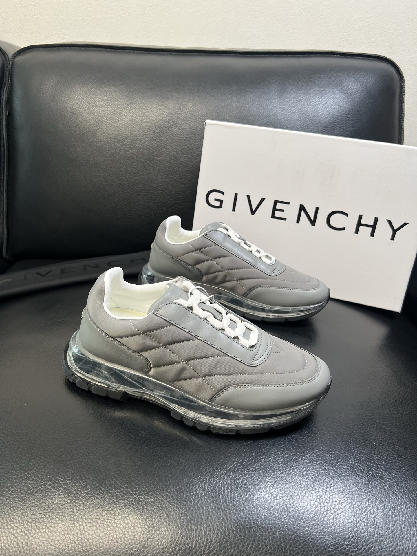 Givenchy 高品质 顶级工艺品 纪梵希 专柜同步原厂配置，意大利进口牛皮搭配网布面料，全鞋配件私模