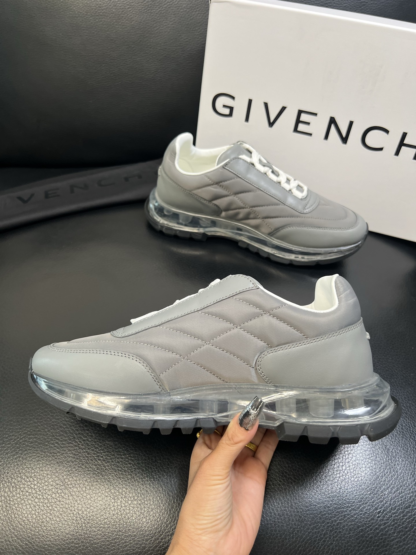 Givenchy 高品质 顶级工艺品 纪梵希 专柜同步原厂配置，意大利进口牛皮搭配网布面料，全鞋配件私模