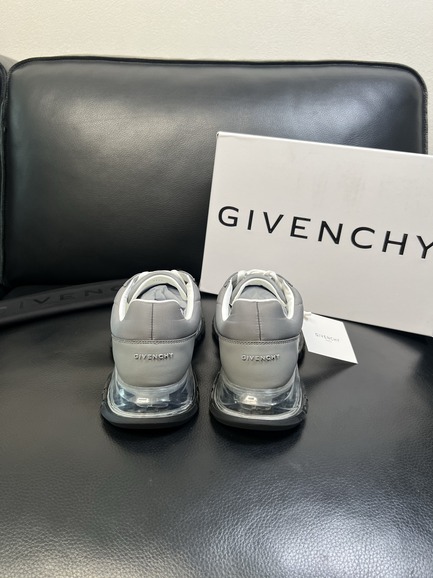 Givenchy 高品质 顶级工艺品 纪梵希 专柜同步原厂配置，意大利进口牛皮搭配网布面料，全鞋配件私模