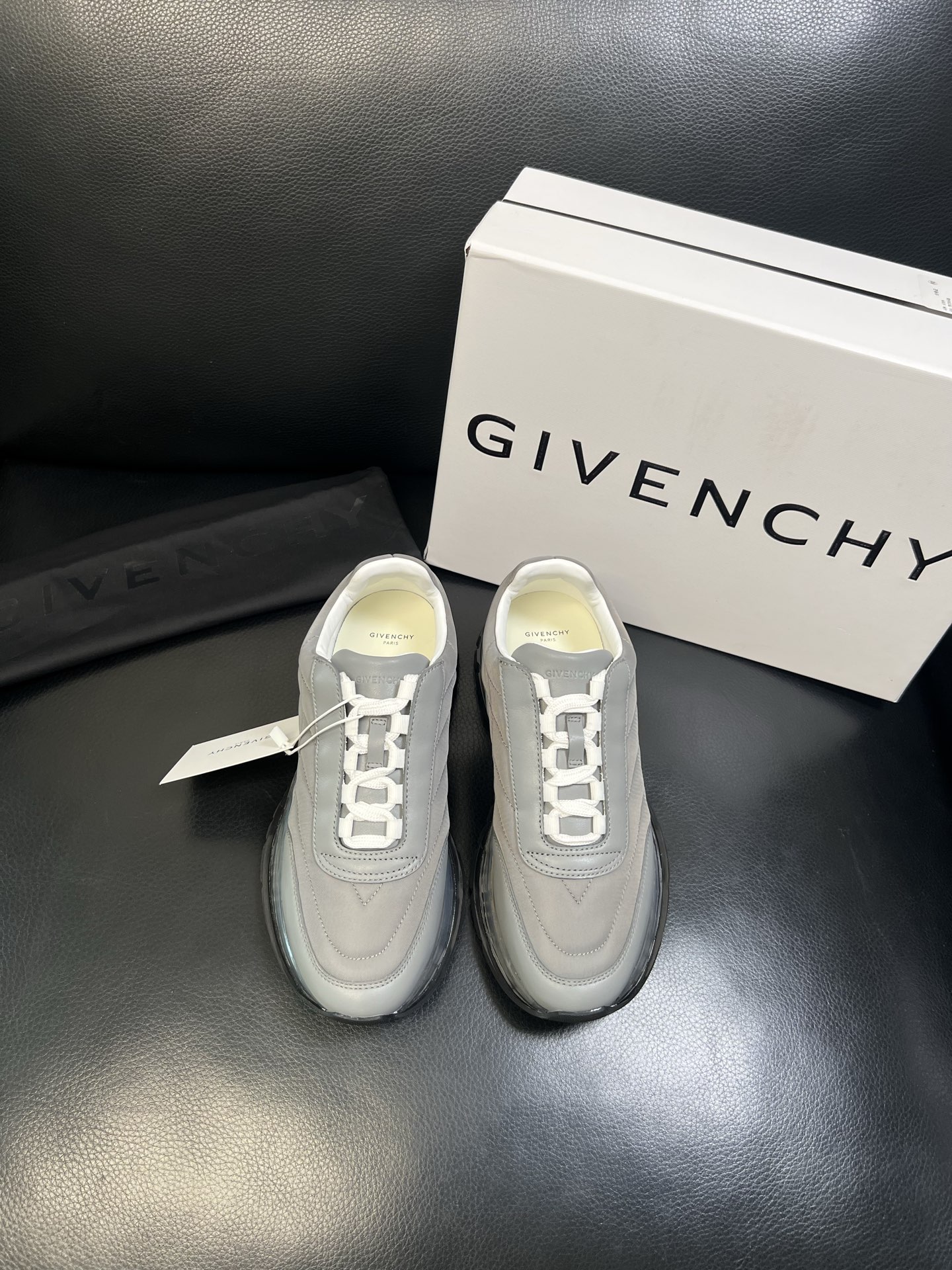 Givenchy 高品质 顶级工艺品 纪梵希 专柜同步原厂配置，意大利进口牛皮搭配网布面料，全鞋配件私模
