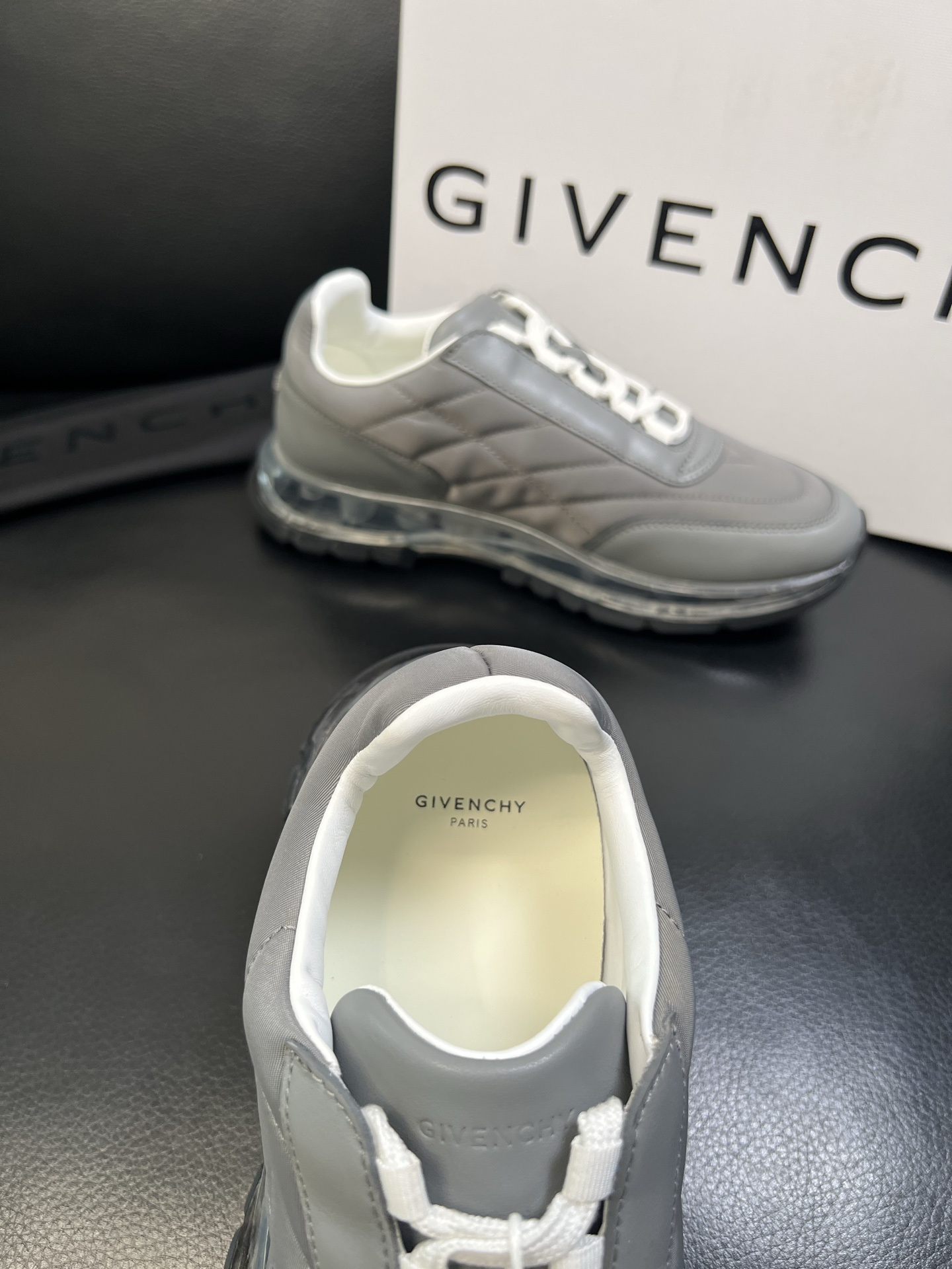 Givenchy 高品质 顶级工艺品 纪梵希 专柜同步原厂配置，意大利进口牛皮搭配网布面料，全鞋配件私模