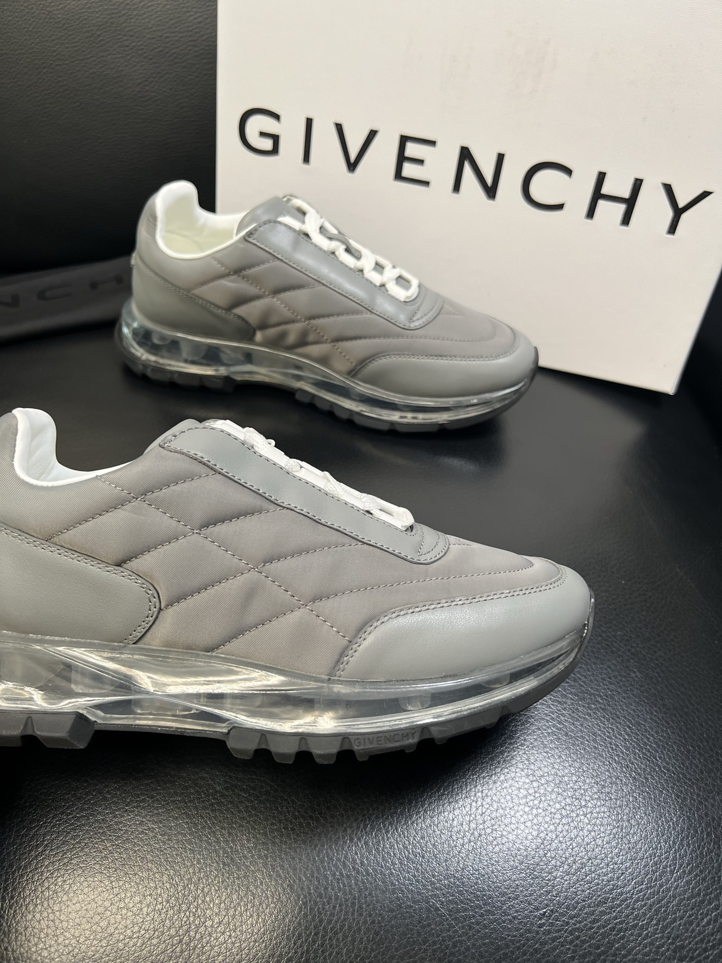 Givenchy 高品质 顶级工艺品 纪梵希 专柜同步原厂配置，意大利进口牛皮搭配网布面料，全鞋配件私模