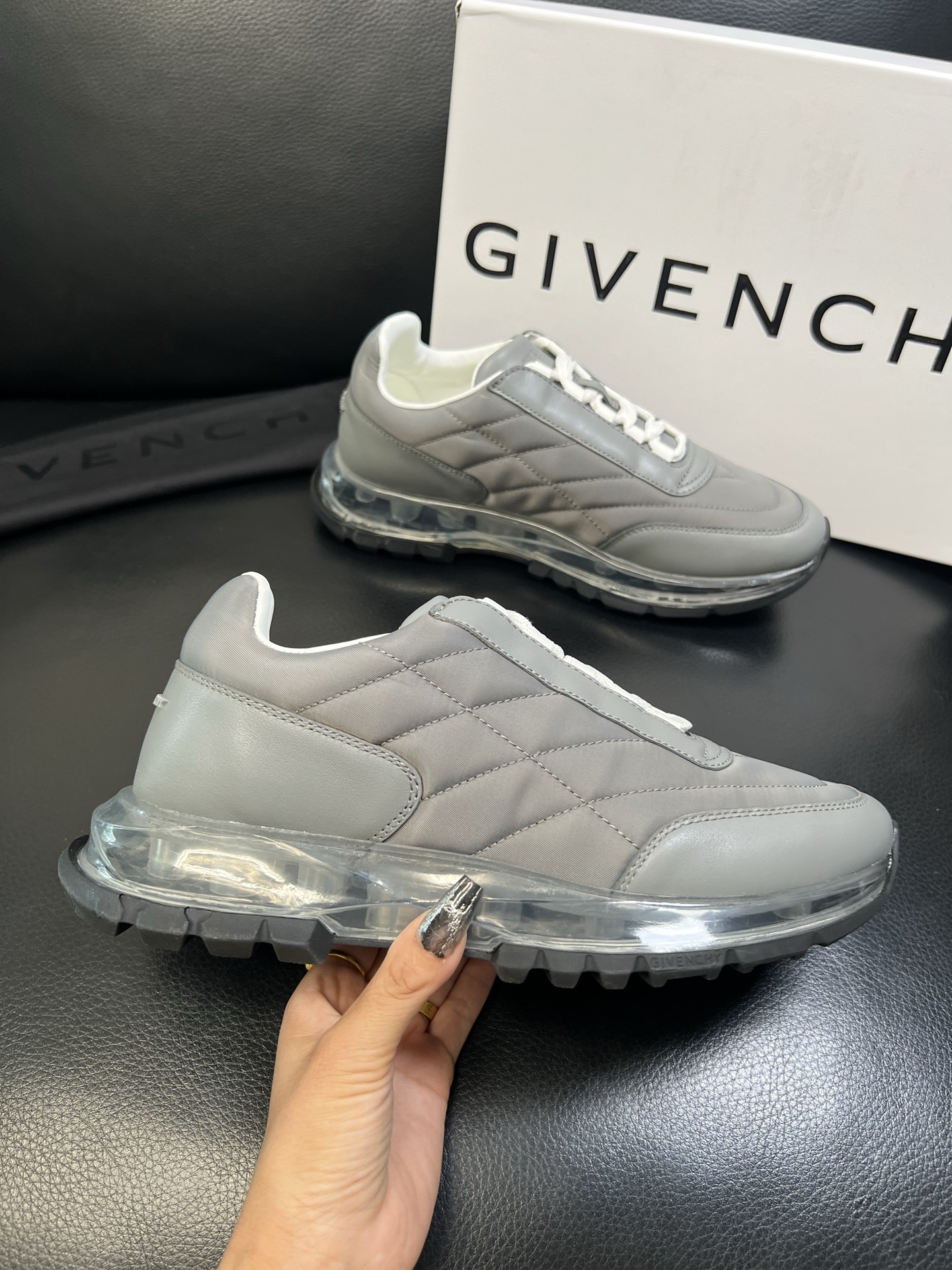 Givenchy 高品质 顶级工艺品 纪梵希 专柜同步原厂配置，意大利进口牛皮搭配网布面料，全鞋配件私模