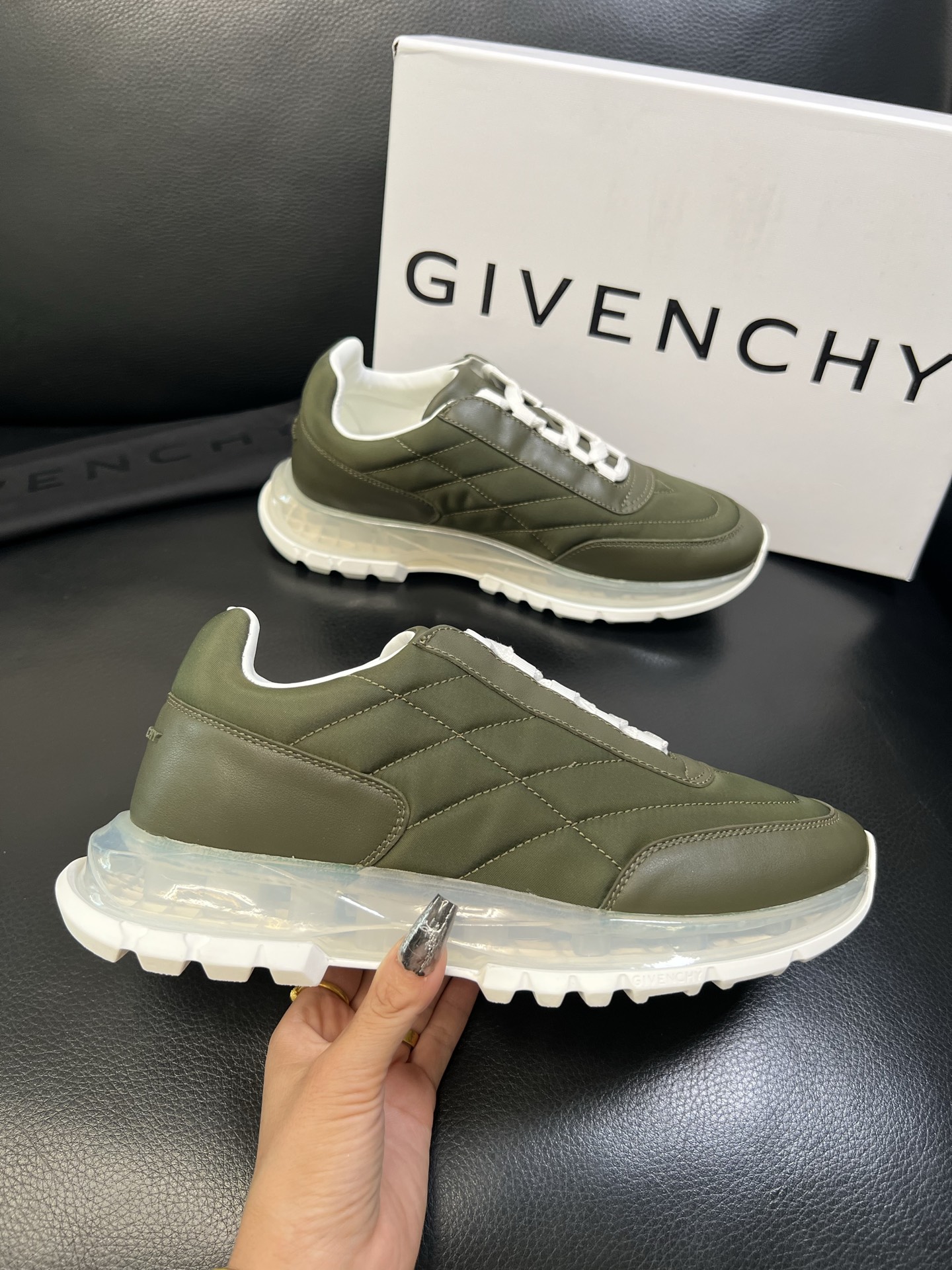 Givenchy 高品质 顶级工艺品 纪梵希 专柜同步原厂配置，意大利进口牛皮搭配网布面料，全鞋配件私模