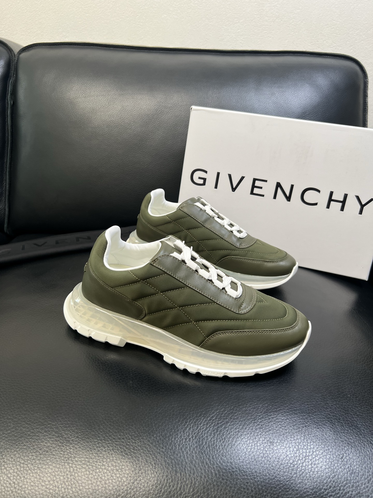 Givenchy 高品质 顶级工艺品 纪梵希 专柜同步原厂配置，意大利进口牛皮搭配网布面料，全鞋配件私模