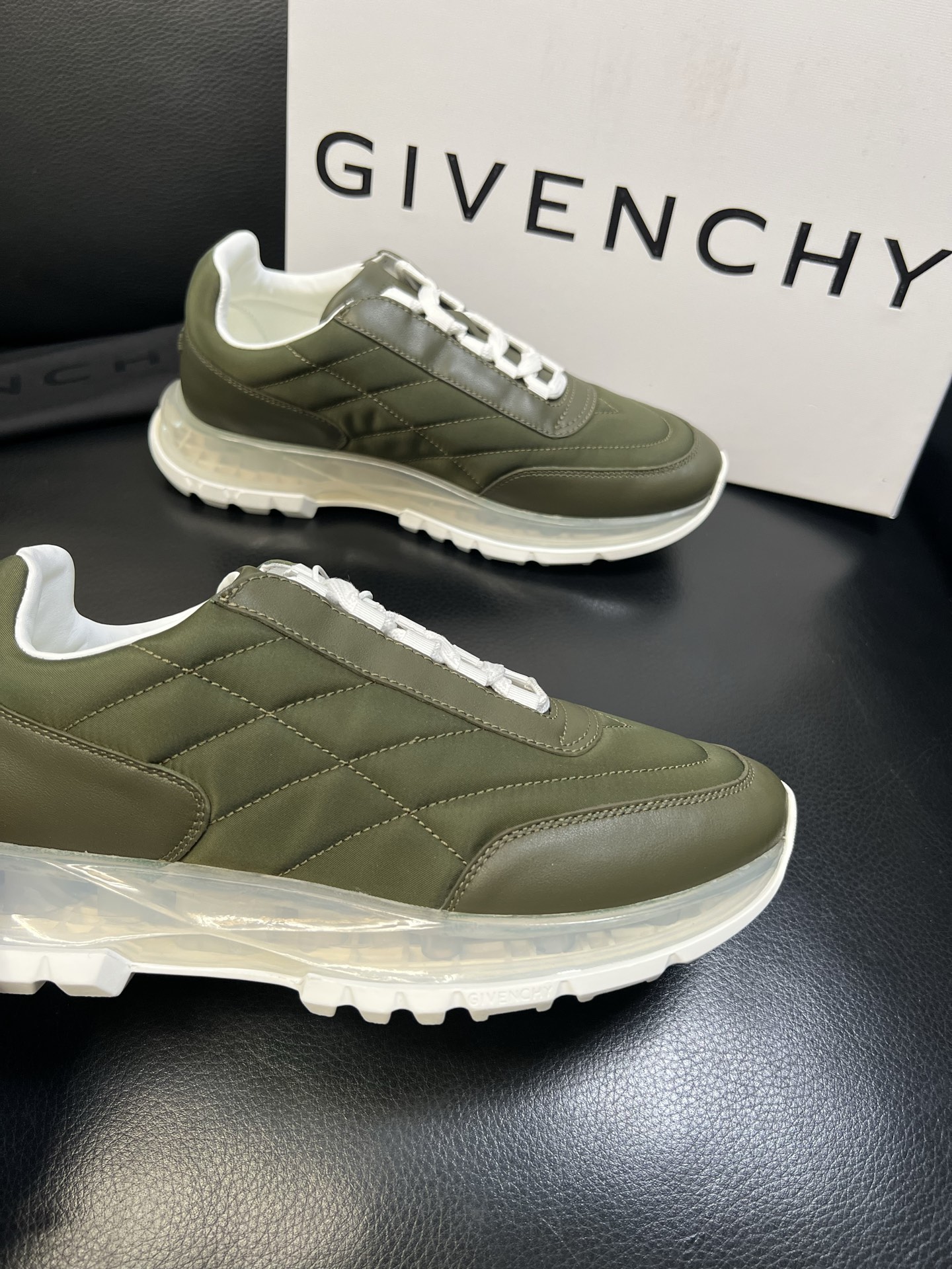 Givenchy 高品质 顶级工艺品 纪梵希 专柜同步原厂配置，意大利进口牛皮搭配网布面料，全鞋配件私模