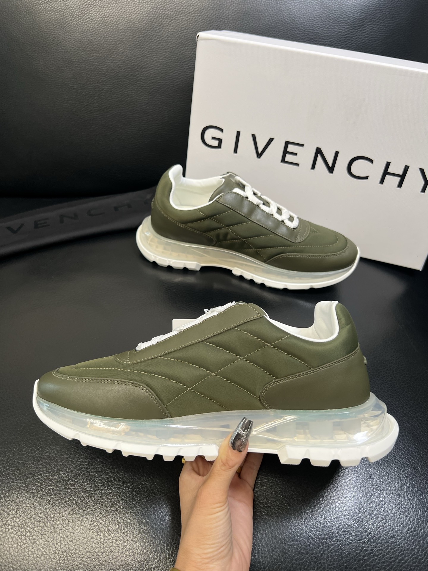 Givenchy 高品质 顶级工艺品 纪梵希 专柜同步原厂配置，意大利进口牛皮搭配网布面料，全鞋配件私模