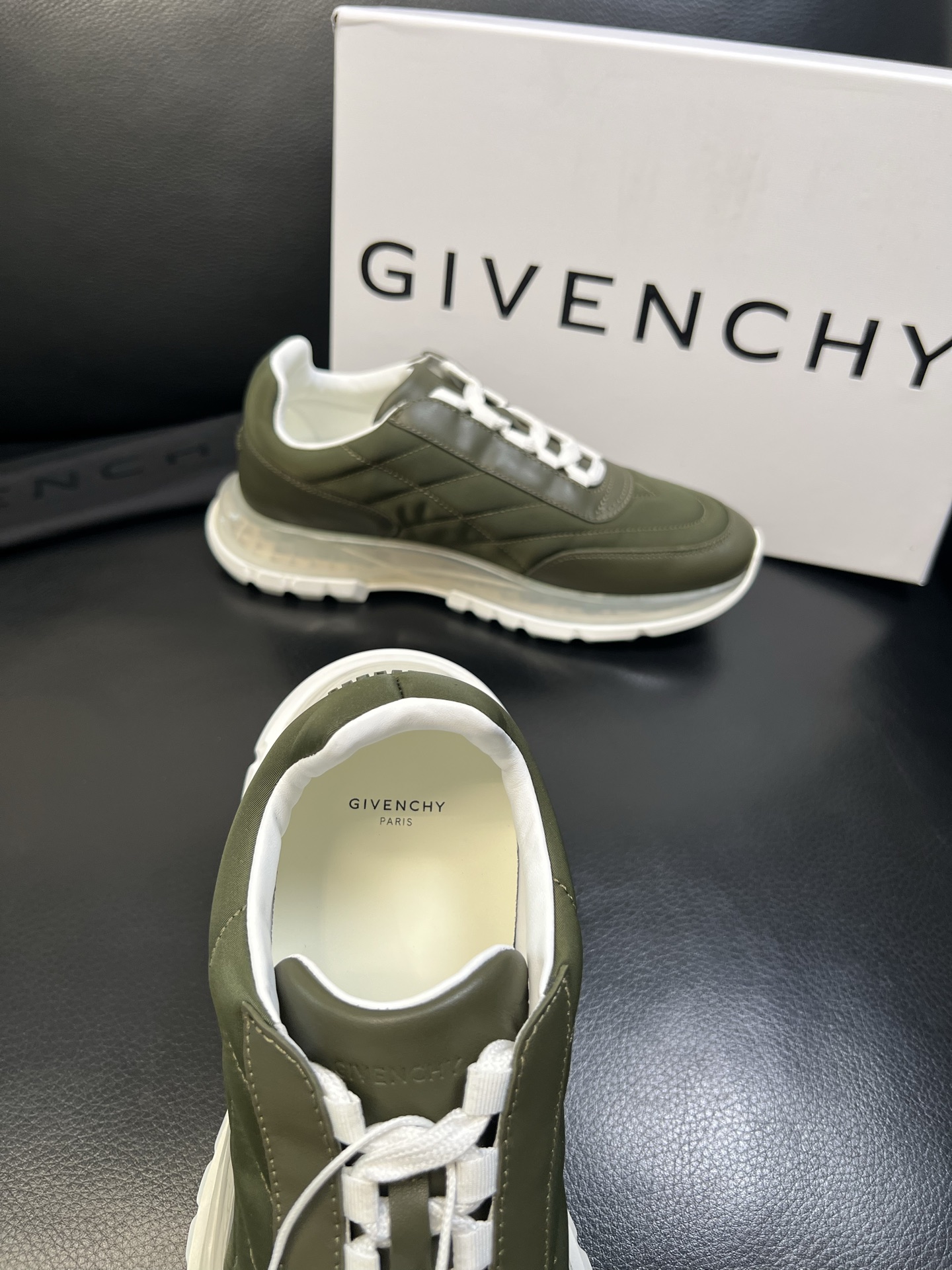 Givenchy 高品质 顶级工艺品 纪梵希 专柜同步原厂配置，意大利进口牛皮搭配网布面料，全鞋配件私模