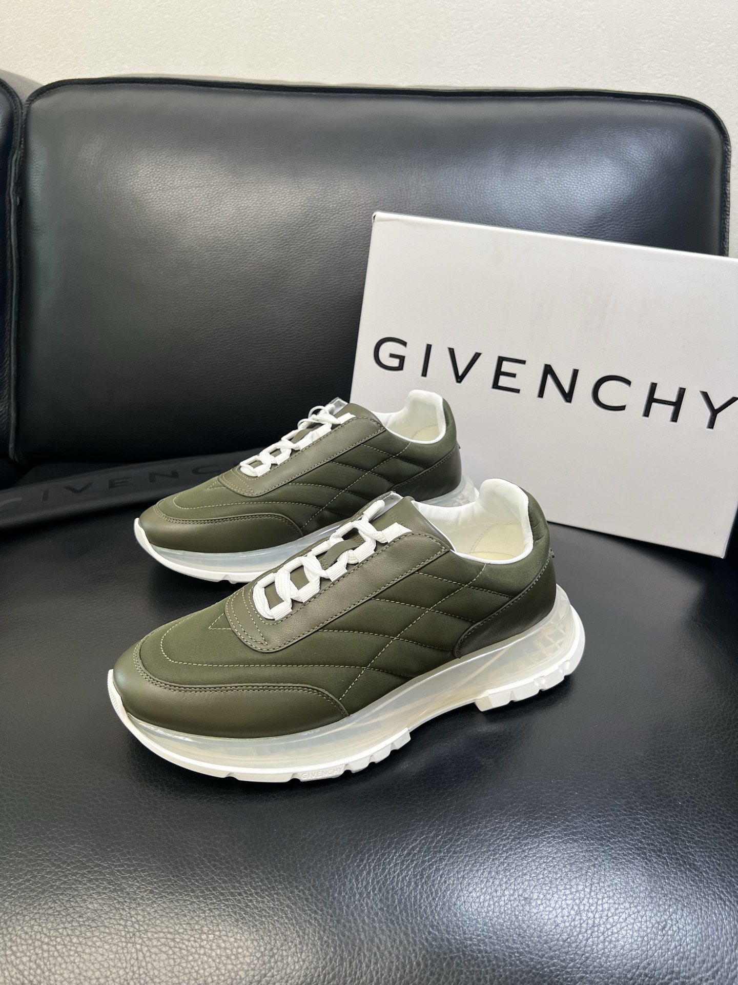 Givenchy 高品质 顶级工艺品 纪梵希 专柜同步原厂配置，意大利进口牛皮搭配网布面料，全鞋配件私模