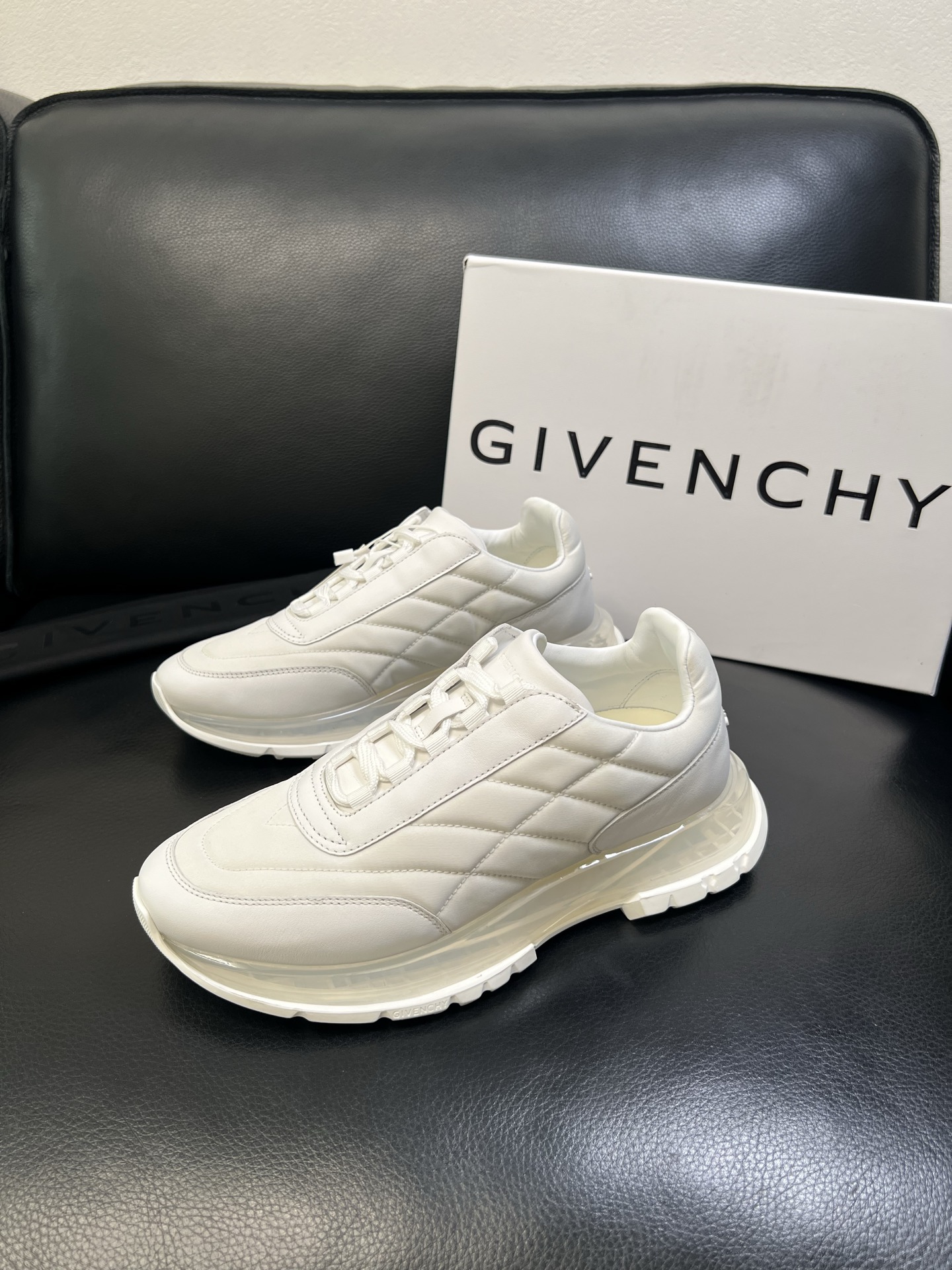Givenchy 高品质 顶级工艺品 纪梵希 专柜同步原厂配置，意大利进口牛皮搭配网布面料，全鞋配件私模