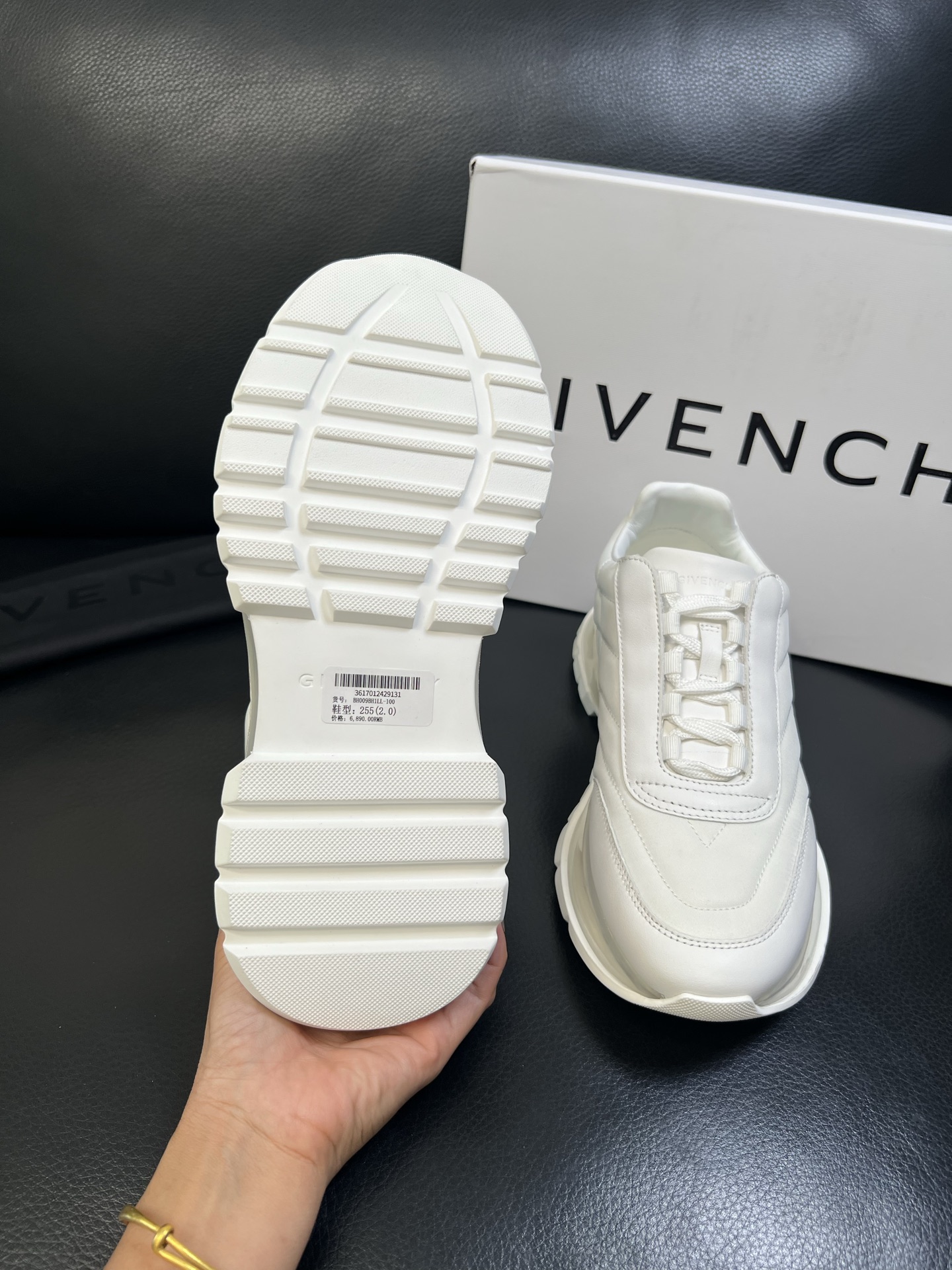 Givenchy 高品质 顶级工艺品 纪梵希 专柜同步原厂配置，意大利进口牛皮搭配网布面料，全鞋配件私模