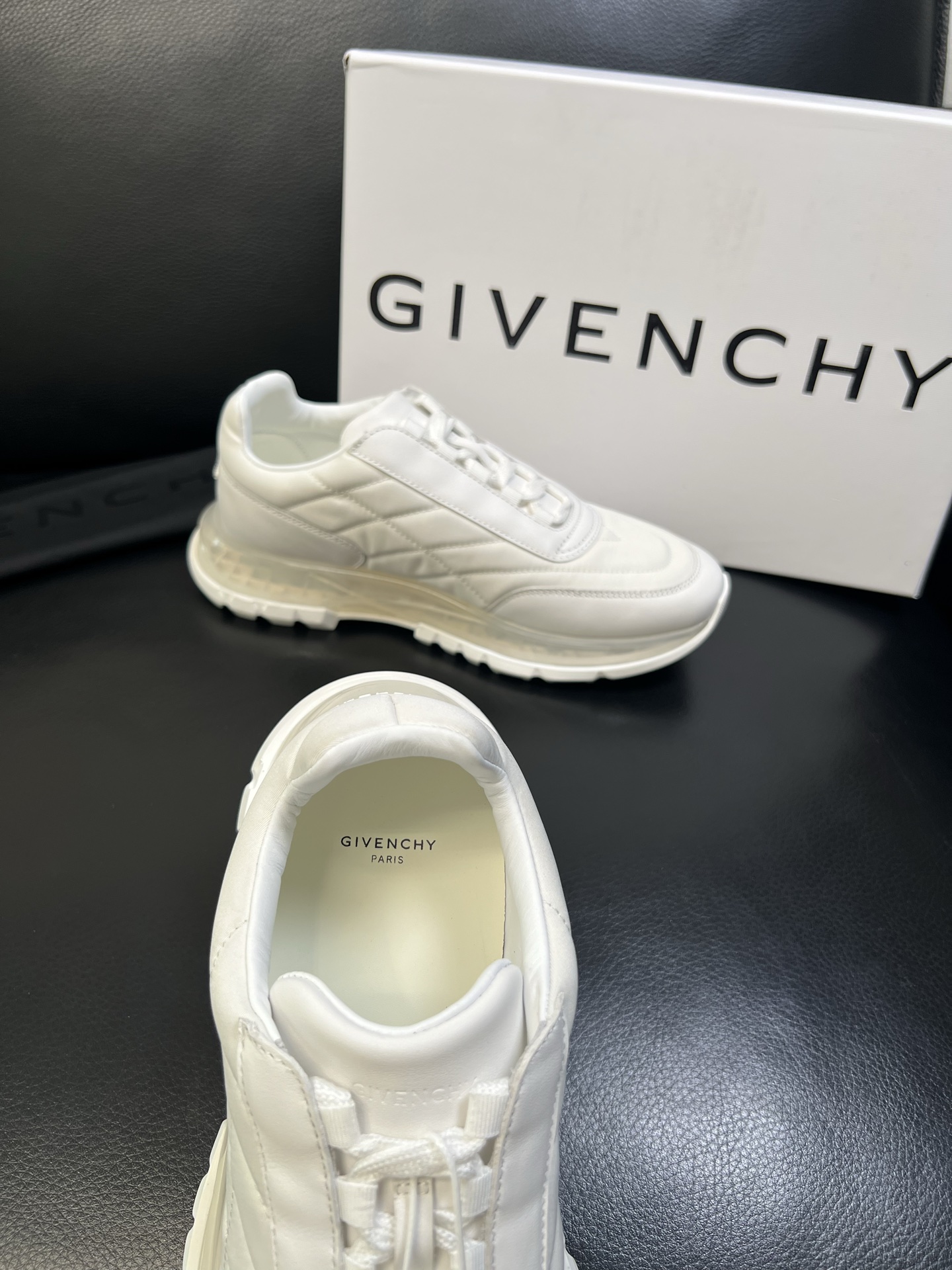 Givenchy 高品质 顶级工艺品 纪梵希 专柜同步原厂配置，意大利进口牛皮搭配网布面料，全鞋配件私模