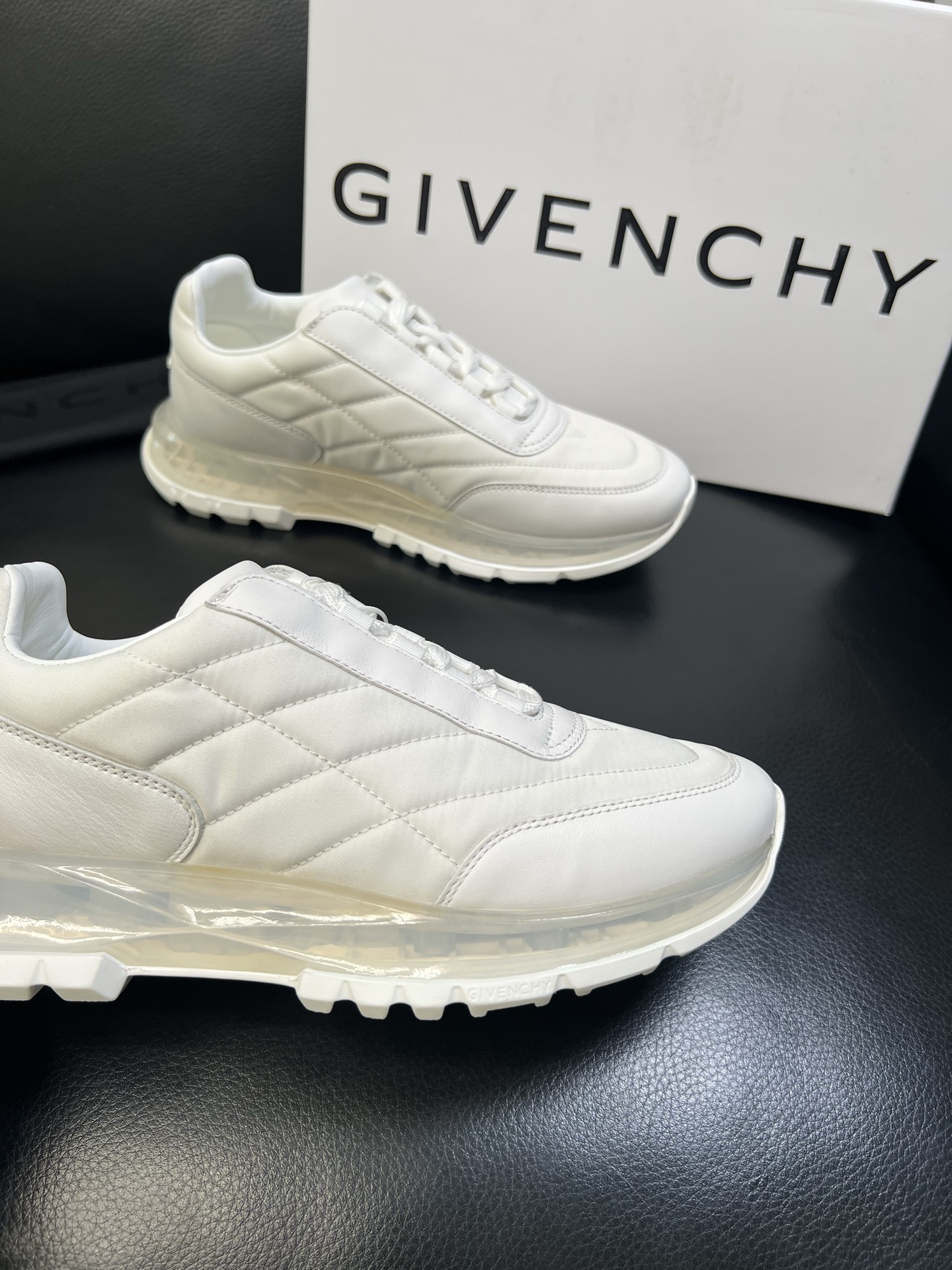 Givenchy 高品质 顶级工艺品 纪梵希 专柜同步原厂配置，意大利进口牛皮搭配网布面料，全鞋配件私模