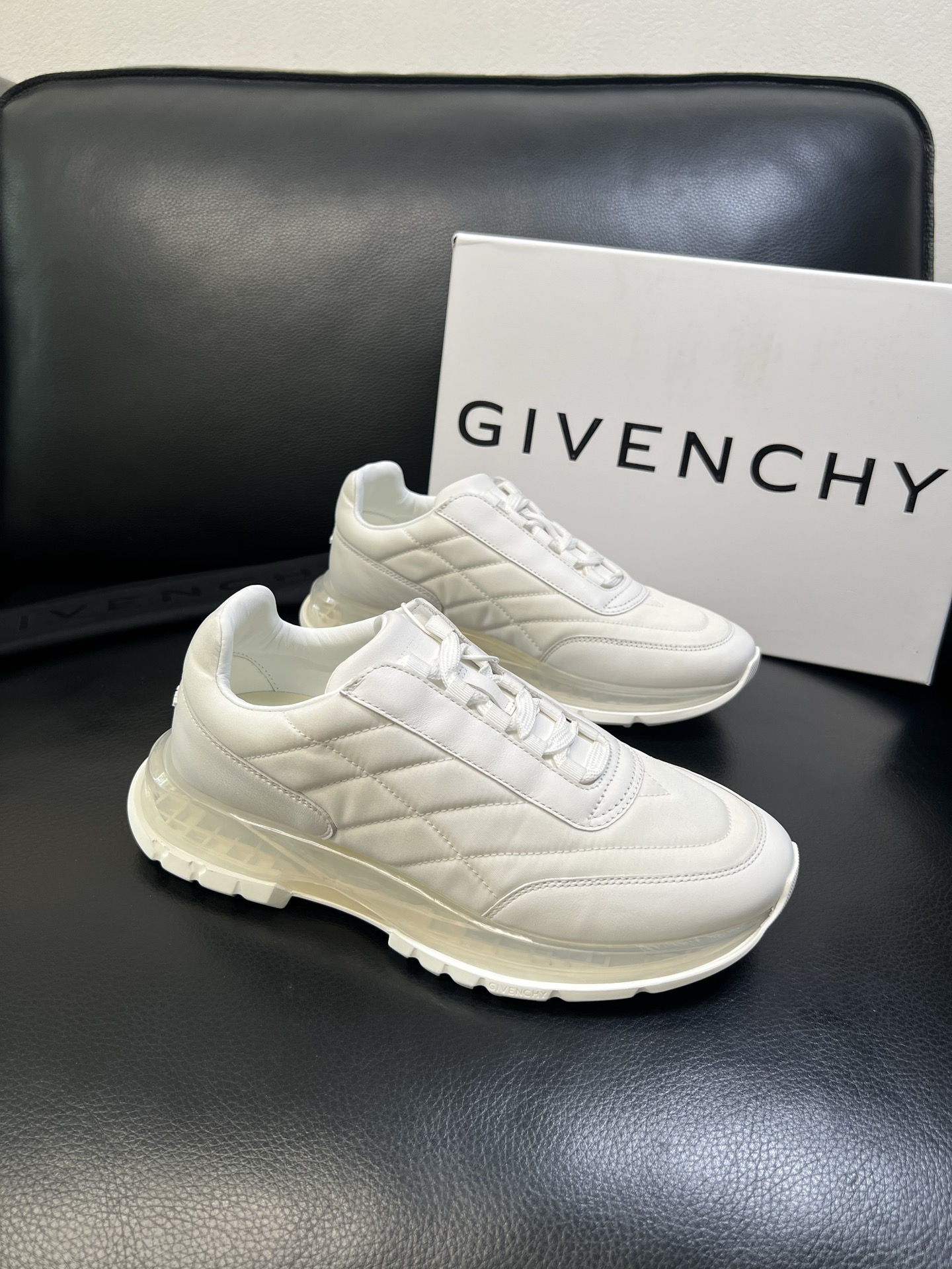 Givenchy 高品质 顶级工艺品 纪梵希 专柜同步原厂配置，意大利进口牛皮搭配网布面料，全鞋配件私模