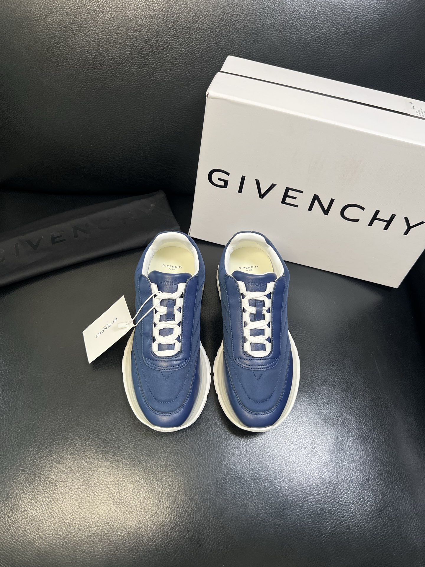 Givenchy 高品质 顶级工艺品 纪梵希 专柜同步原厂配置，意大利进口牛皮搭配网布面料，全鞋配件私模