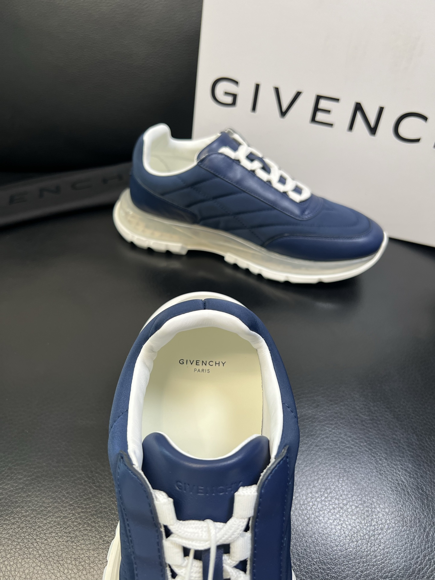 Givenchy 高品质 顶级工艺品 纪梵希 专柜同步原厂配置，意大利进口牛皮搭配网布面料，全鞋配件私模