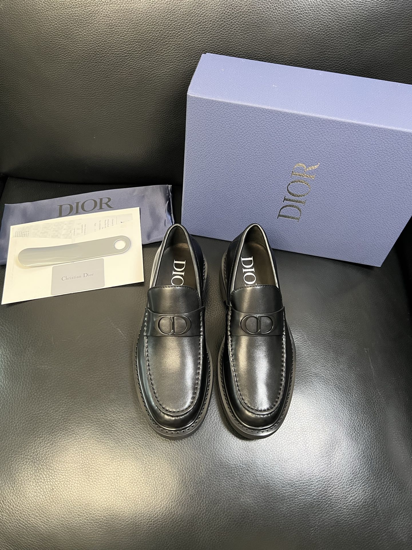 Dior 顶级工艺品 迪奥 专柜同步 原厂配置，意大利进口原版牛皮面料，透气舒适进口水染牛里垫，鞋底：原