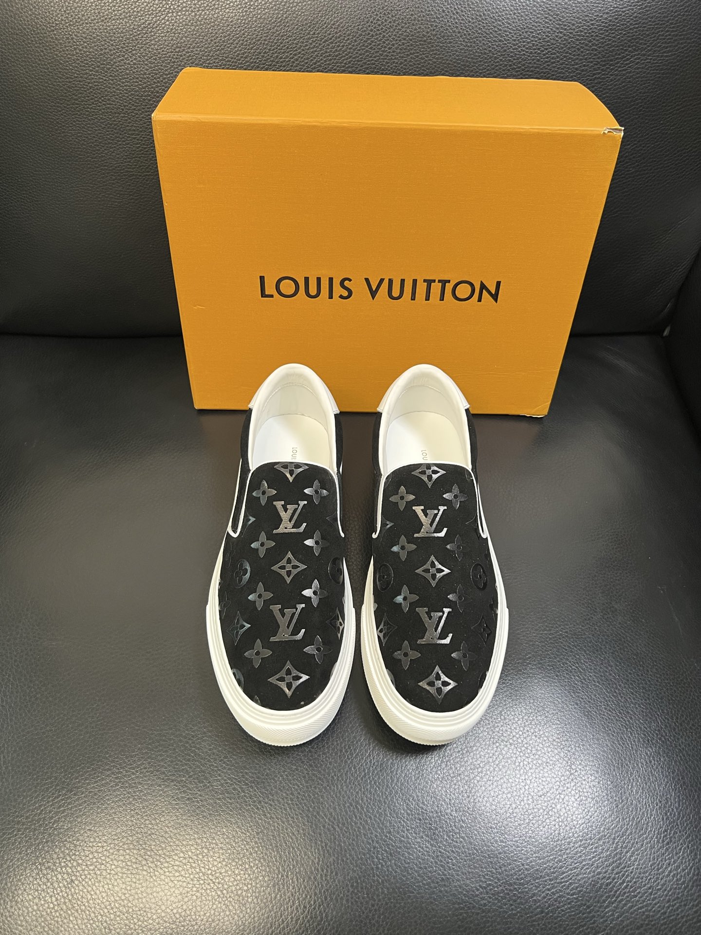 Lv 高品质 顶级工艺品 路易威登，运动板鞋专柜同步，鞋面意大利进口，高品质拼接缤纷色彩复杂工艺品，进口