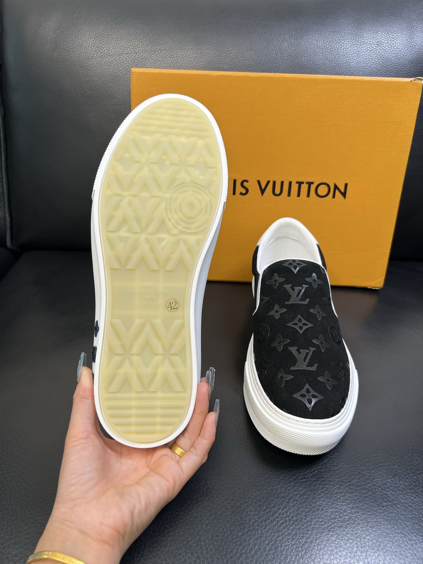 Lv 高品质 顶级工艺品 路易威登，运动板鞋专柜同步，鞋面意大利进口，高品质拼接缤纷色彩复杂工艺品，进口