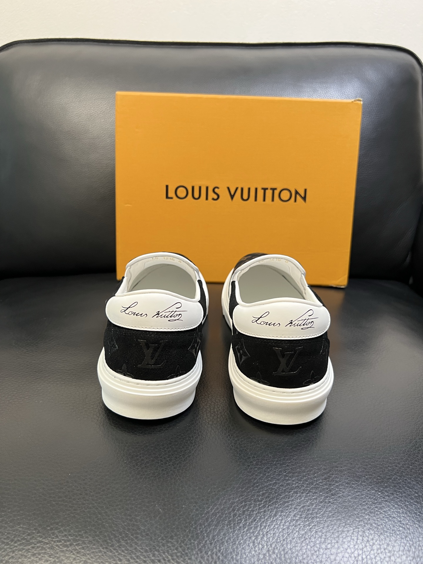 Lv 高品质 顶级工艺品 路易威登，运动板鞋专柜同步，鞋面意大利进口，高品质拼接缤纷色彩复杂工艺品，进口