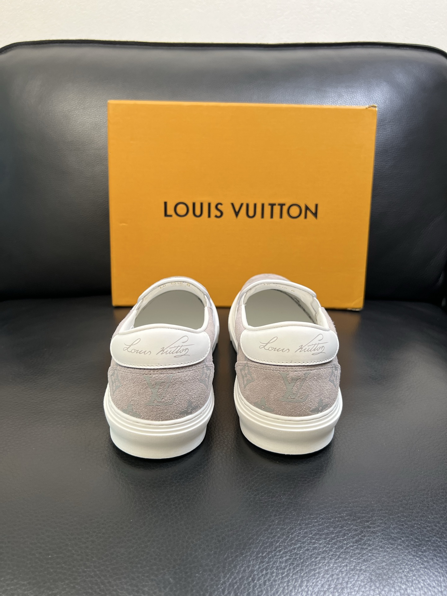 Lv 高品质 顶级工艺品 路易威登，运动板鞋专柜同步，鞋面意大利进口，高品质拼接缤纷色彩复杂工艺品，进口