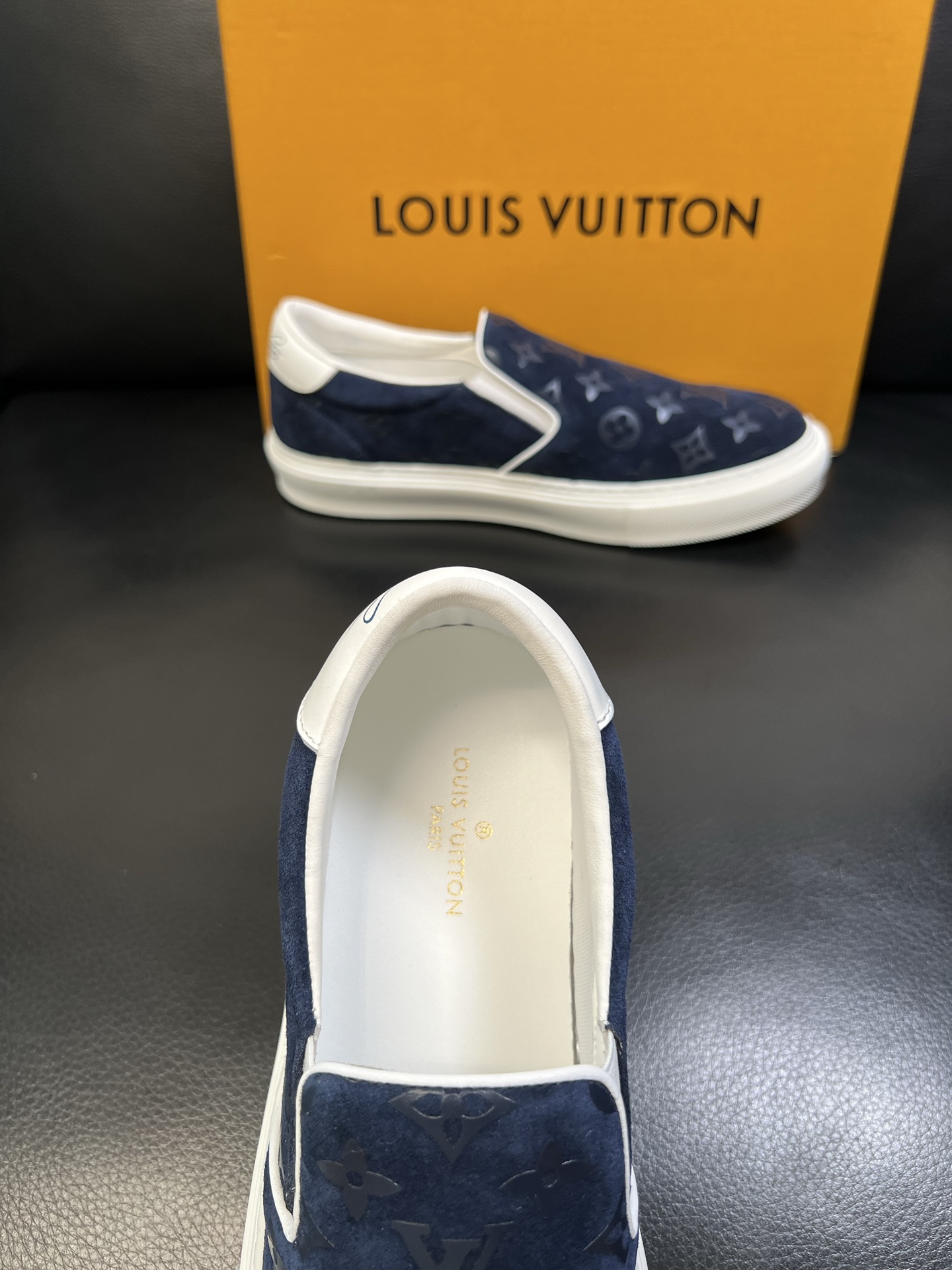 Lv 高品质 顶级工艺品 路易威登，运动板鞋专柜同步，鞋面意大利进口，高品质拼接缤纷色彩复杂工艺品，进口