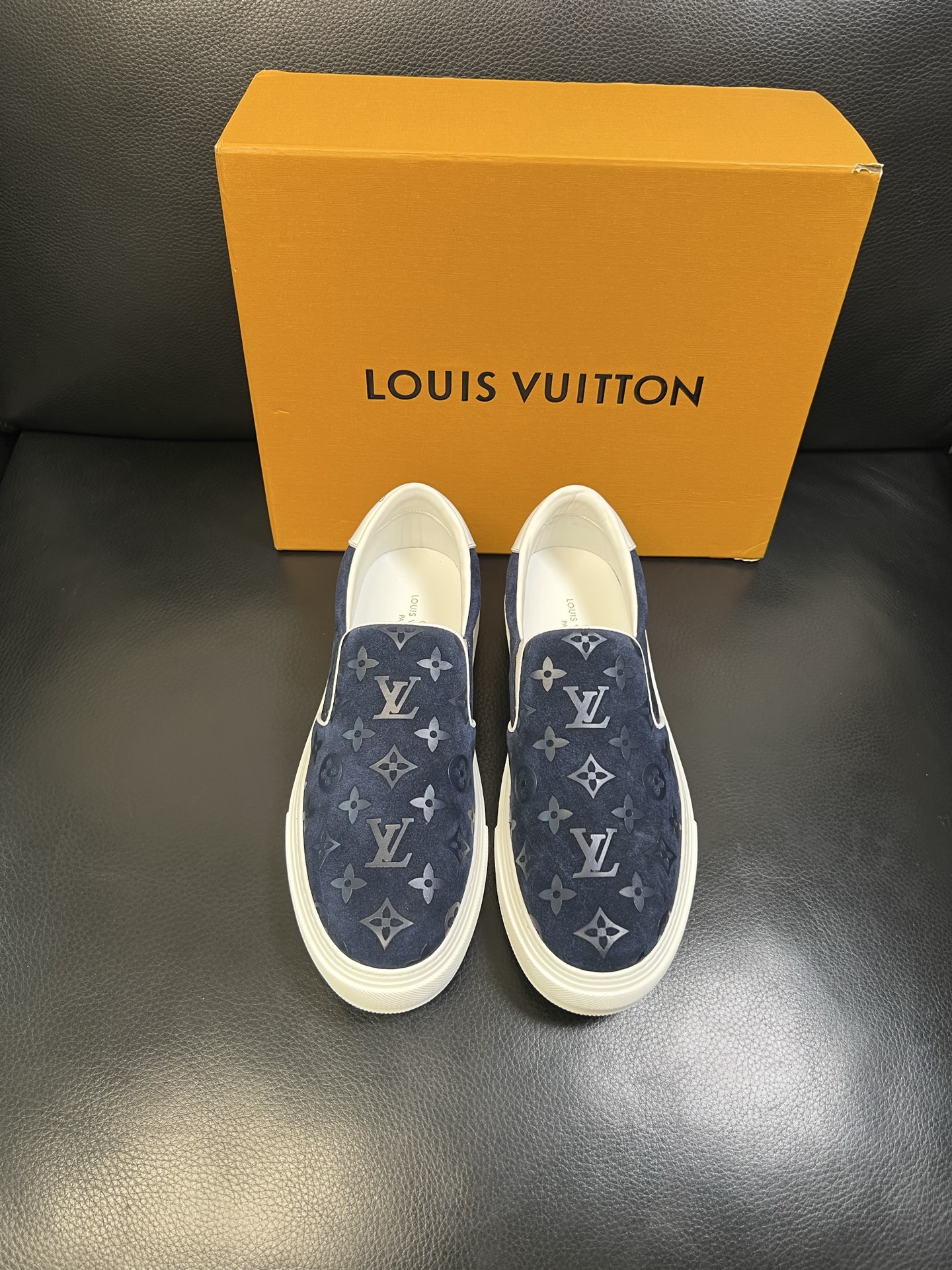 Lv 高品质 顶级工艺品 路易威登，运动板鞋专柜同步，鞋面意大利进口，高品质拼接缤纷色彩复杂工艺品，进口