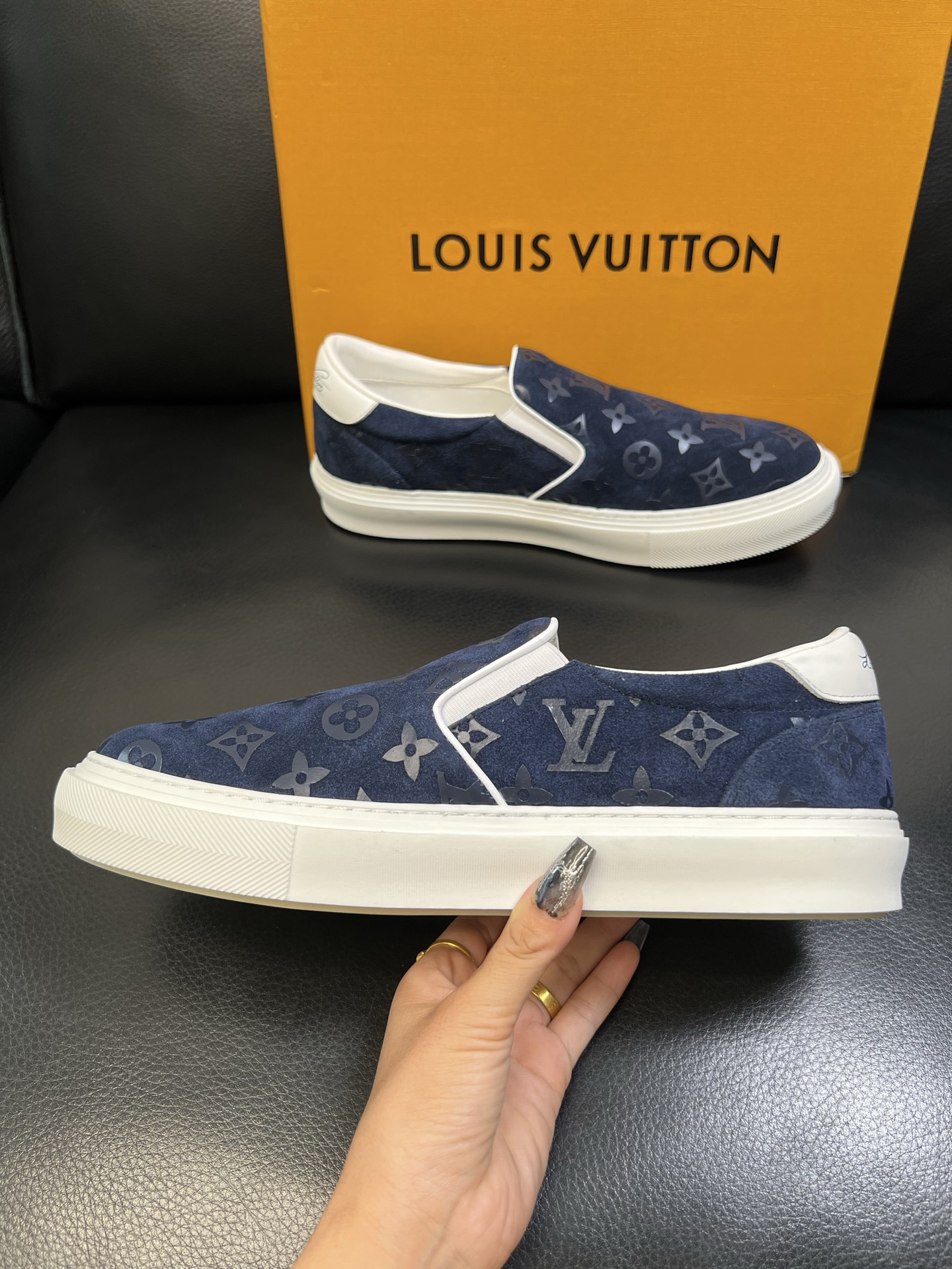 Lv 高品质 顶级工艺品 路易威登，运动板鞋专柜同步，鞋面意大利进口，高品质拼接缤纷色彩复杂工艺品，进口
