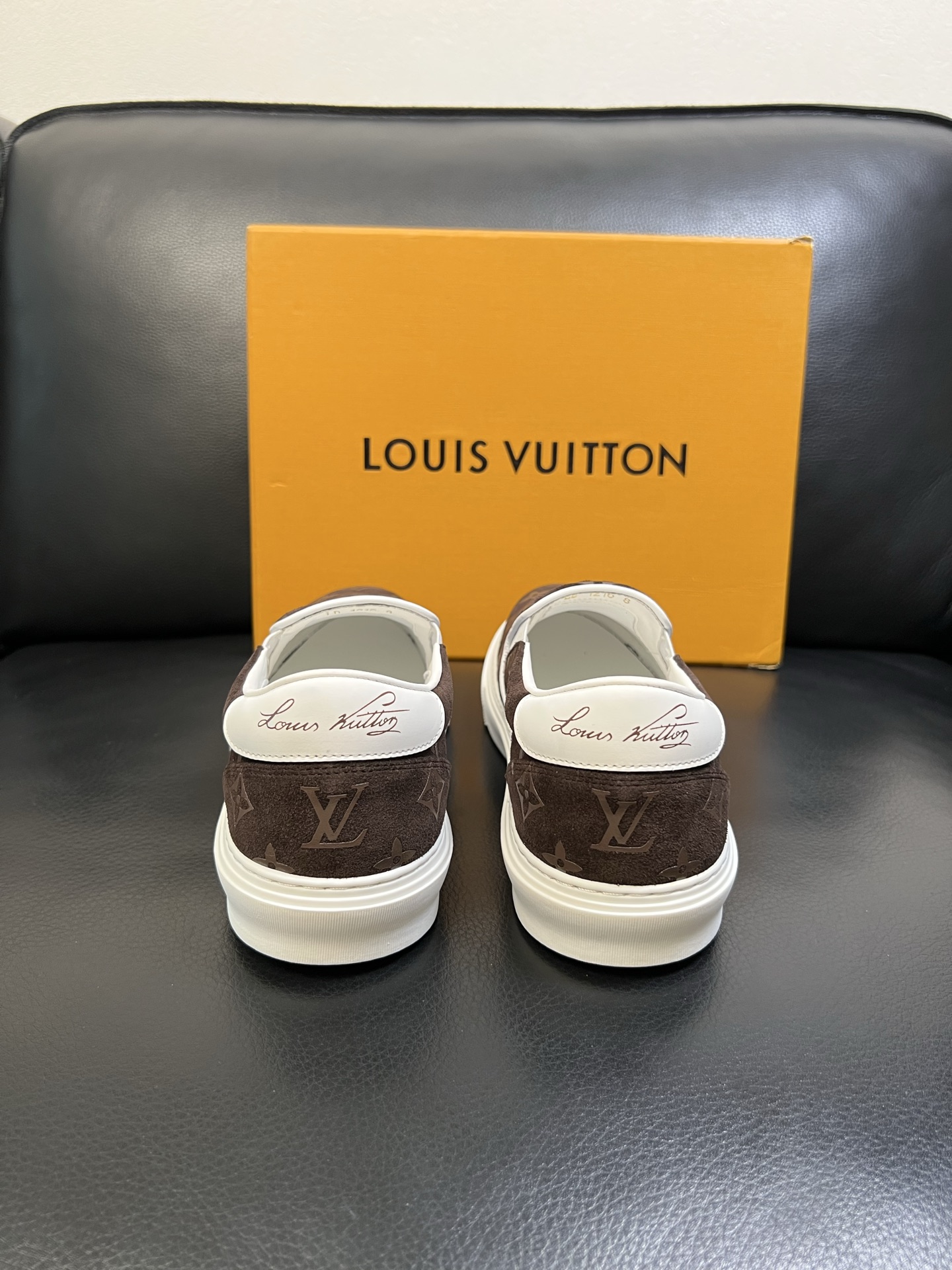 Lv 高品质 顶级工艺品 路易威登，运动板鞋专柜同步，鞋面意大利进口，高品质拼接缤纷色彩复杂工艺品，进口