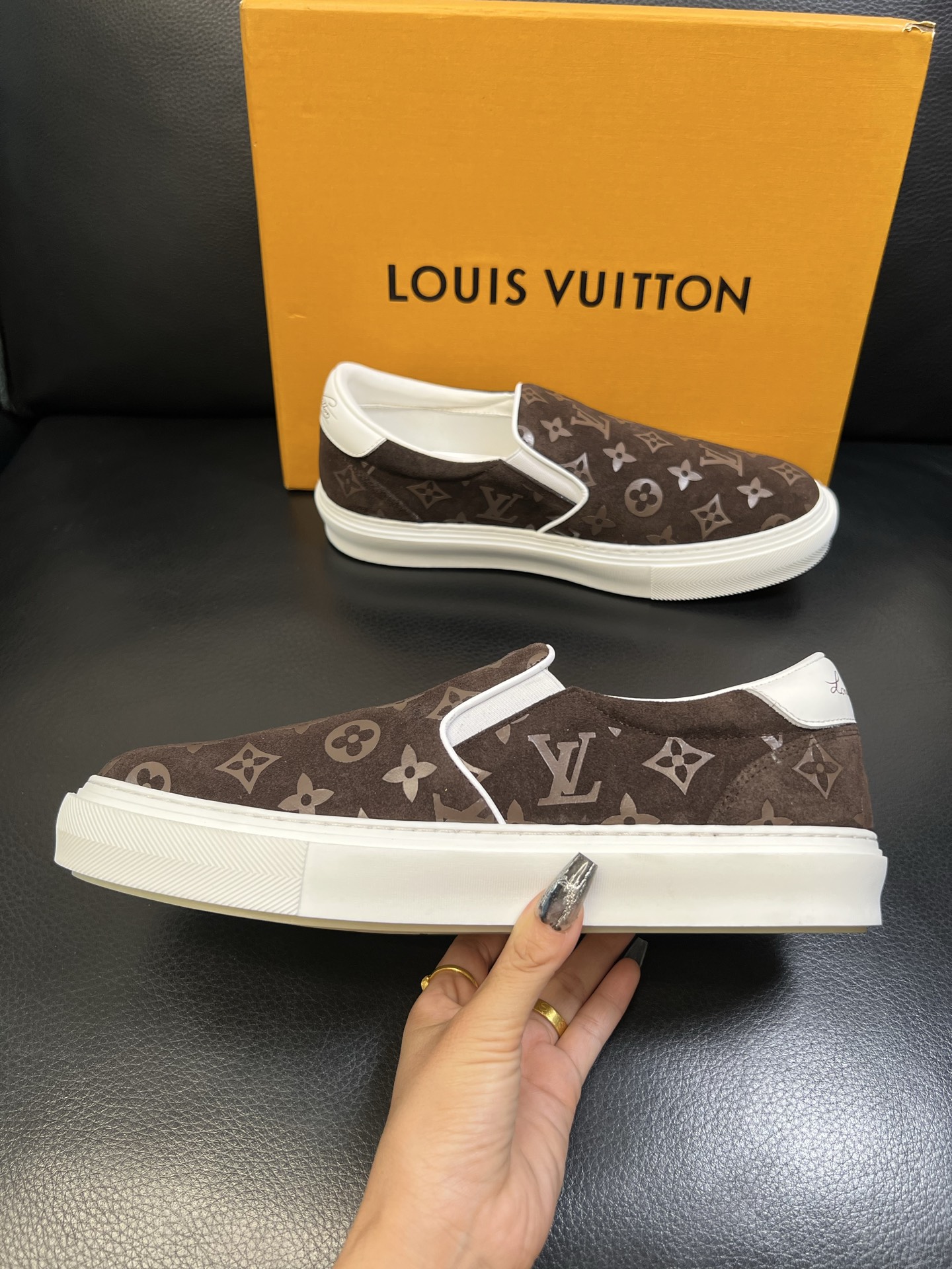 Lv 高品质 顶级工艺品 路易威登，运动板鞋专柜同步，鞋面意大利进口，高品质拼接缤纷色彩复杂工艺品，进口