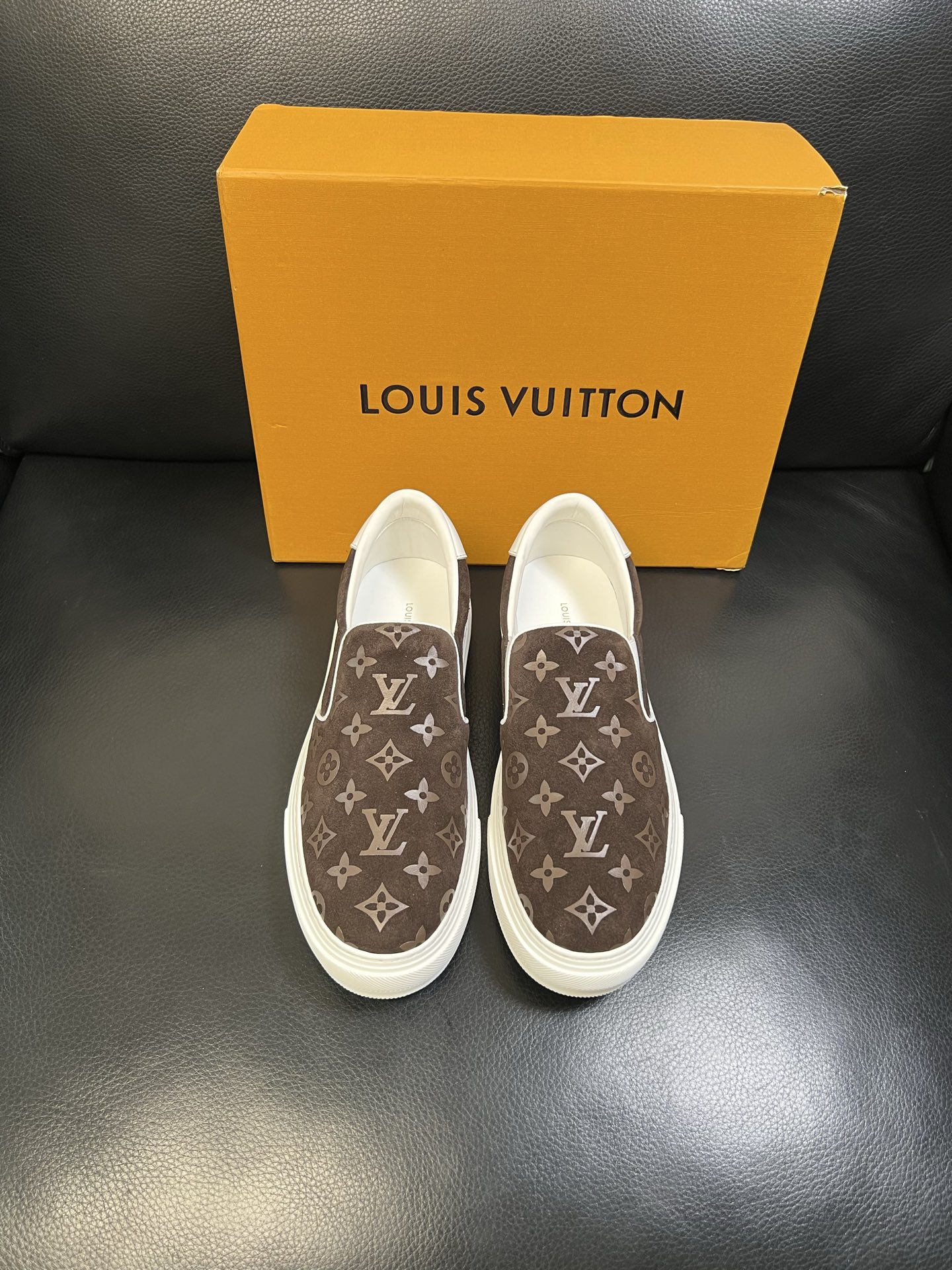 Lv 高品质 顶级工艺品 路易威登，运动板鞋专柜同步，鞋面意大利进口，高品质拼接缤纷色彩复杂工艺品，进口