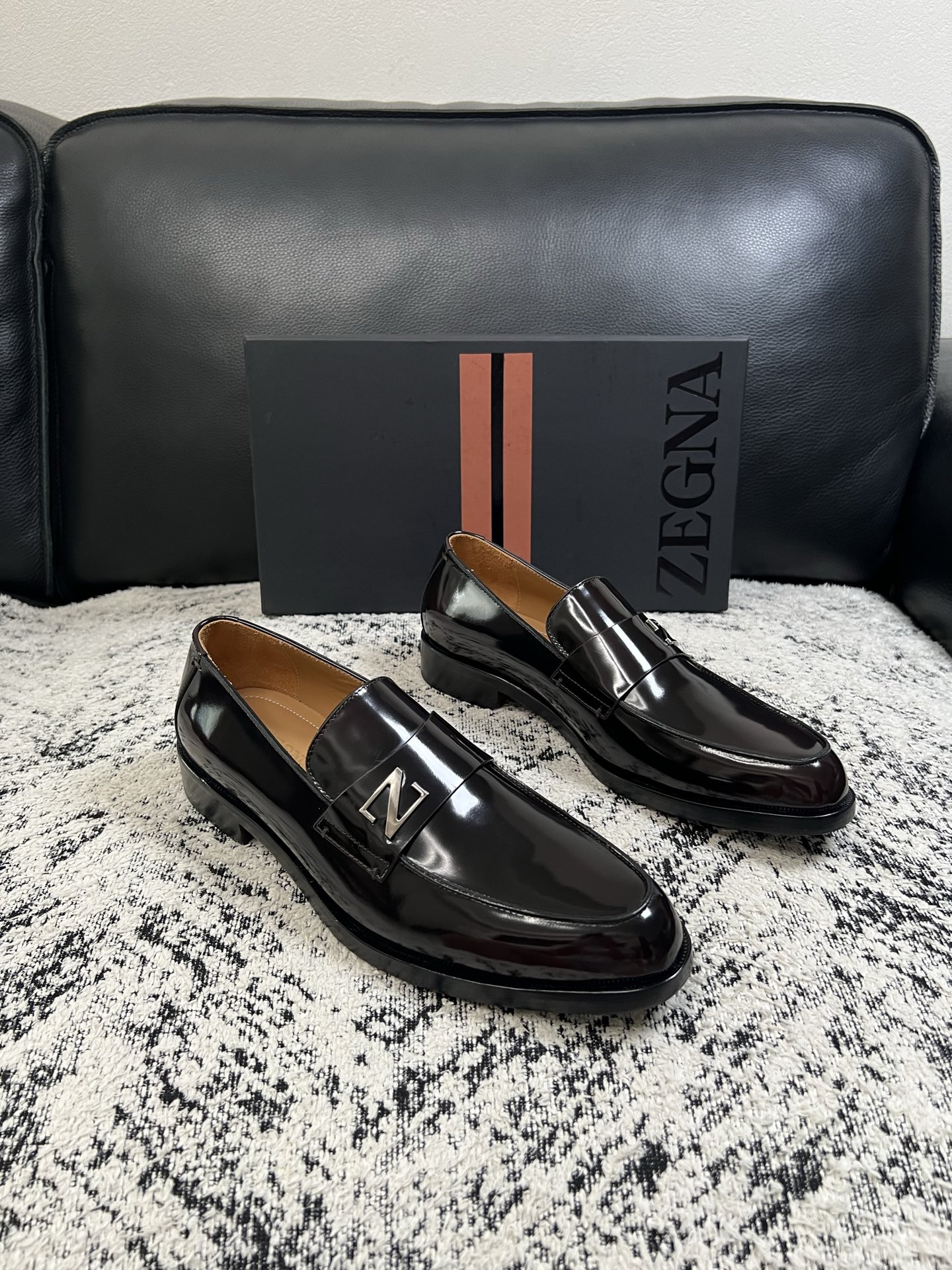 Zegna 高品质 顶级工艺品 杰尼亚 皮鞋专柜新款原厂配置,意大利进口牛皮面料,进口牛里垫,透气舒适,鞋底:原 Zegna 高品质 顶级工艺品 杰尼亚 皮鞋专柜新款原厂配置,意大利进口牛皮面料,进口牛里垫,透气舒适,鞋底:原