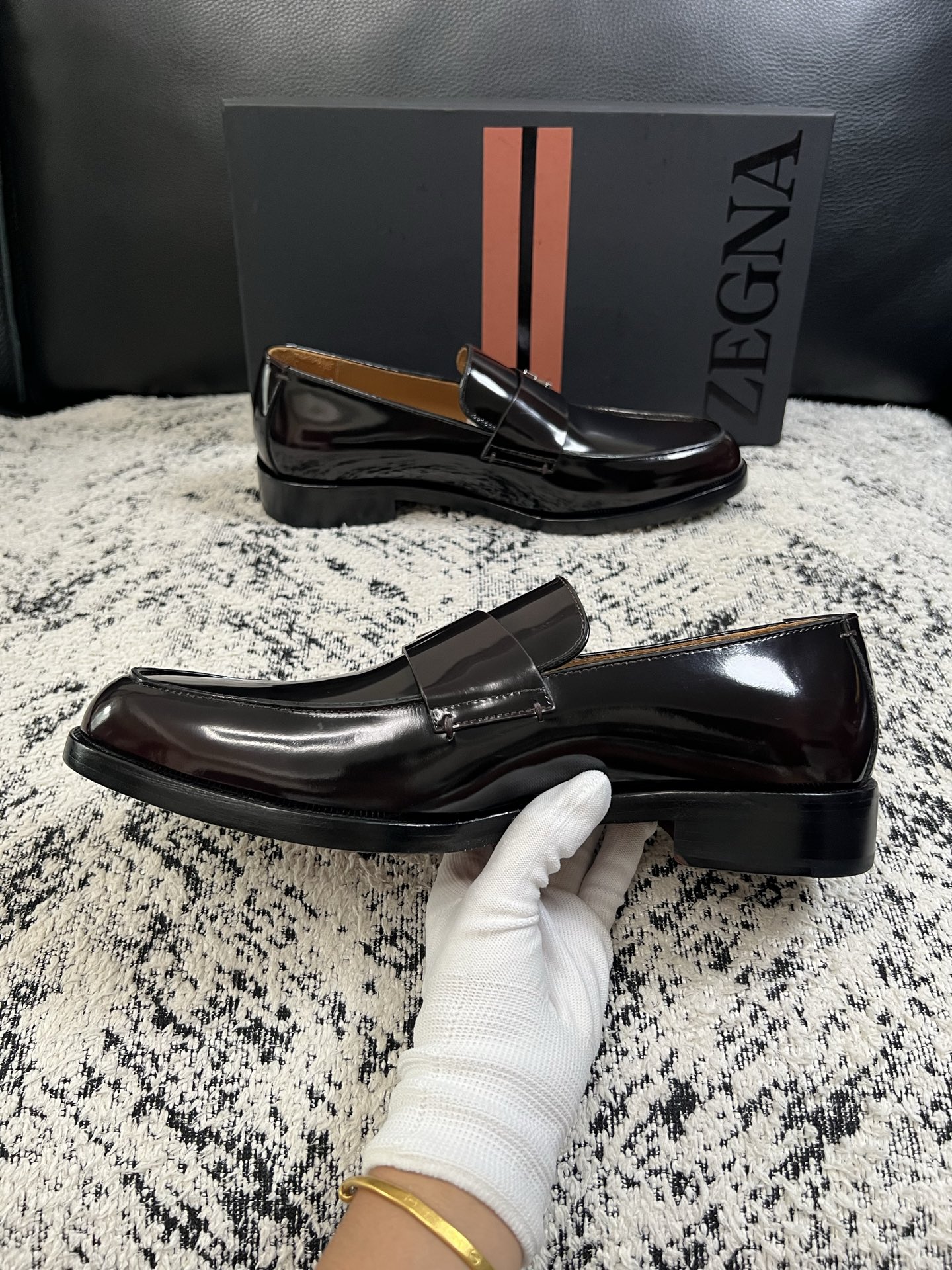 Zegna  高品质  顶级工艺品  杰尼亚  皮鞋专柜新款原厂配置，意大利进口牛皮面料，进口牛里垫，透气舒适，鞋底：原