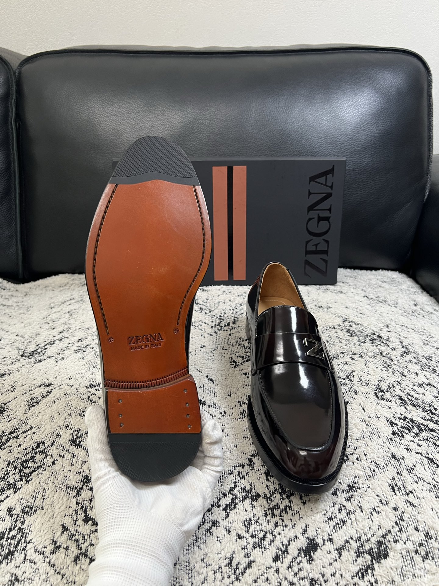 Zegna  高品质  顶级工艺品  杰尼亚  皮鞋专柜新款原厂配置，意大利进口牛皮面料，进口牛里垫，透气舒适，鞋底：原