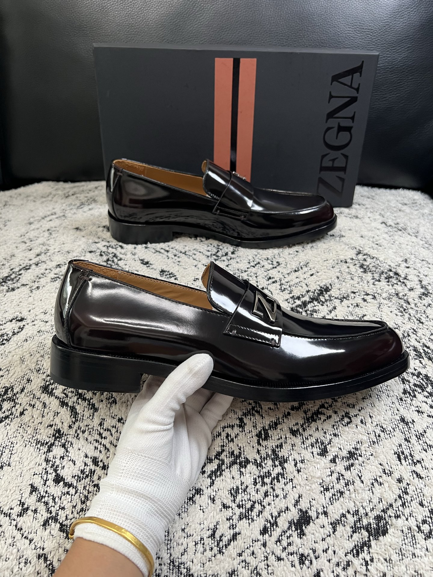 Zegna  高品质  顶级工艺品  杰尼亚  皮鞋专柜新款原厂配置，意大利进口牛皮面料，进口牛里垫，透气舒适，鞋底：原