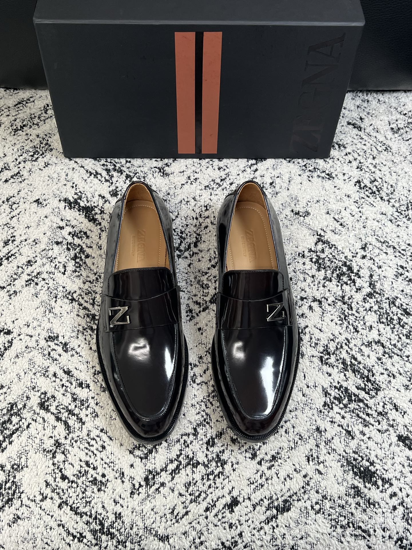 Zegna  高品质  顶级工艺品  杰尼亚  皮鞋专柜新款原厂配置，意大利进口牛皮面料，进口牛里垫，透气舒适，鞋底：原